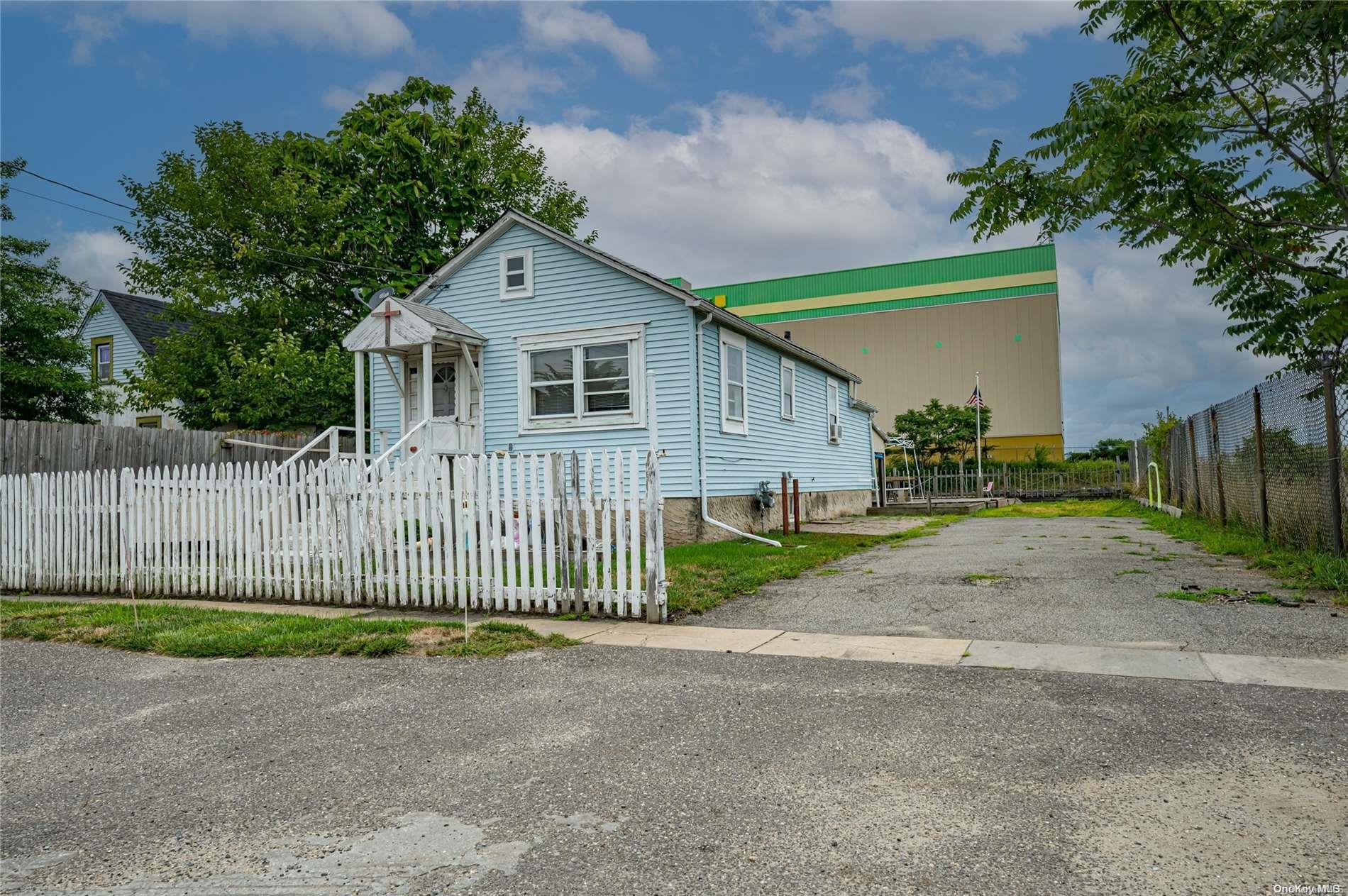 7 Reyem Drive Hempstead Hempstead, NY 11559