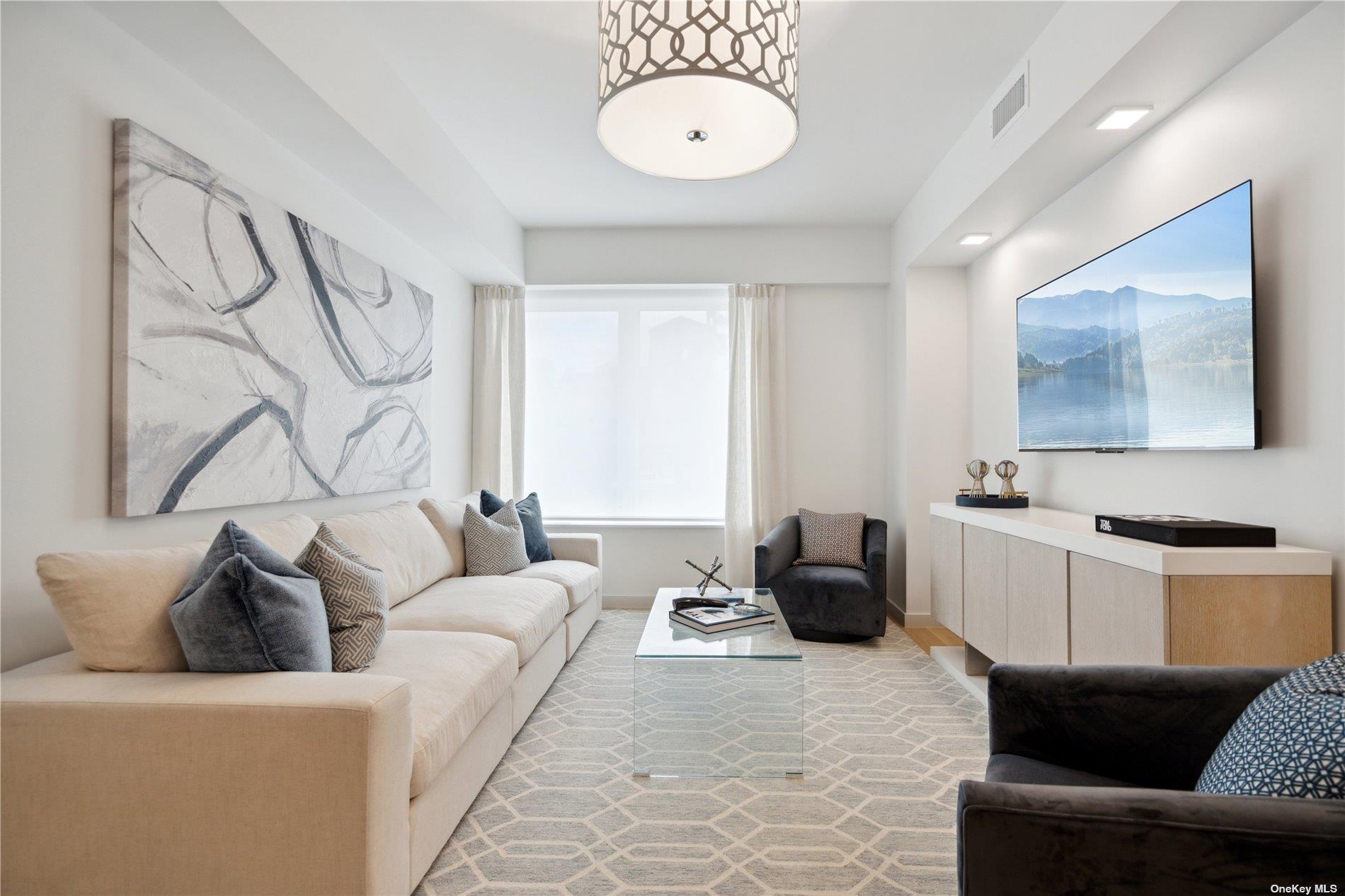 218 Middle Neck Road 107 Great Neck Great Neck, NY 11021