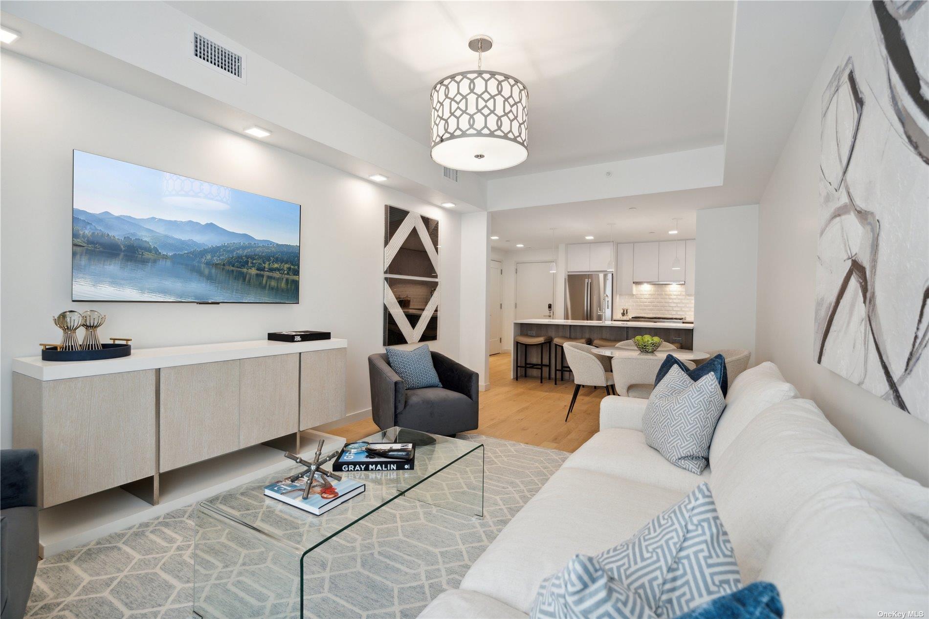 218 Middle Neck Road 107 Great Neck Great Neck, NY 11021