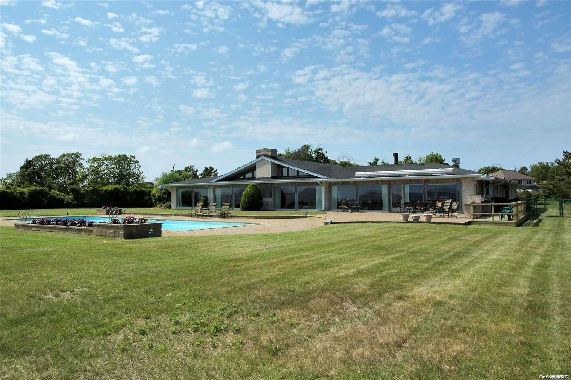 115 S Saxon Avenue Bay Shore Bay Shore, NY 11706