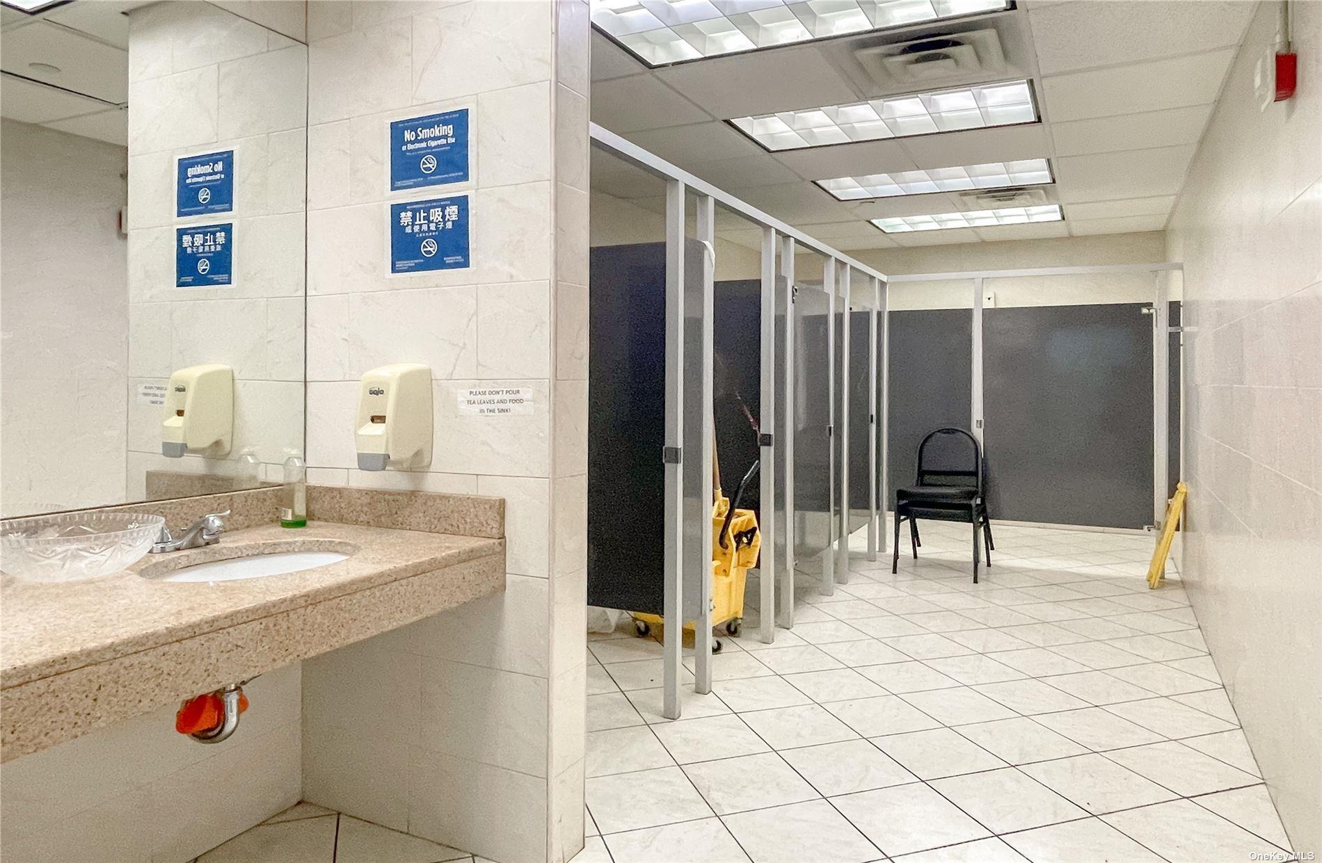 136-20 38th Avenue 4A-1 Flushing Flushing, NY 11354