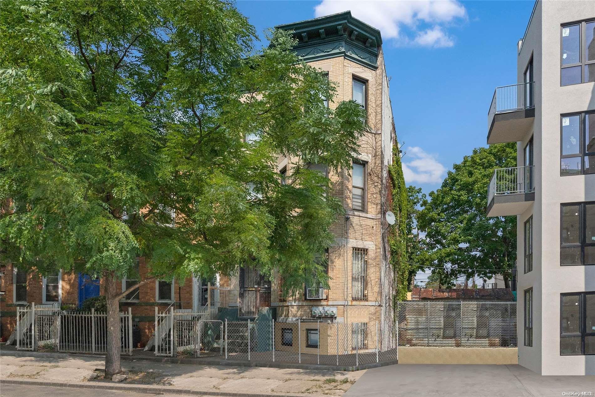 259 East 28th Street 3 Brooklyn, NY 11226