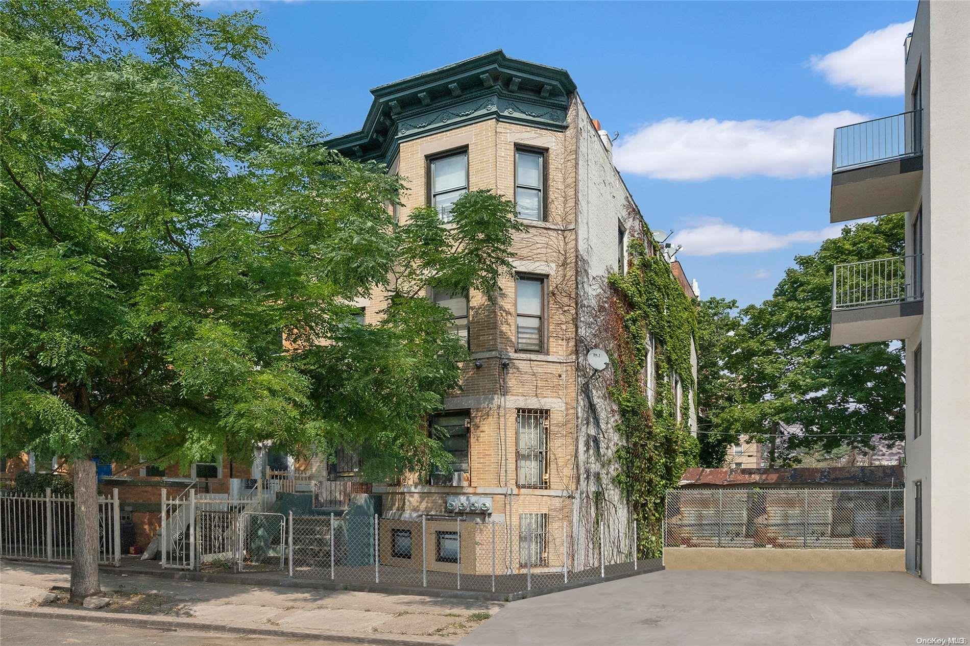 259 East 28th Street 3 Brooklyn, NY 11226