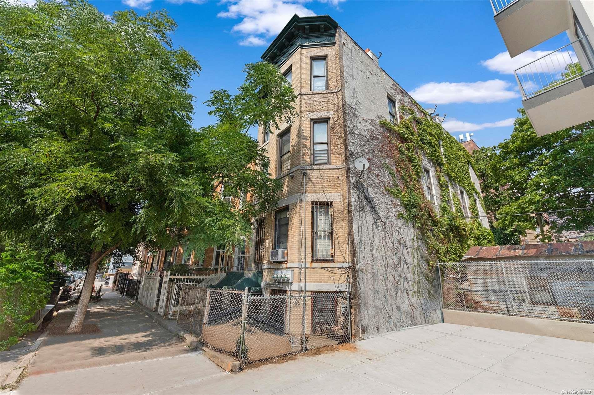 259 East 28th Street 3 Brooklyn, NY 11226