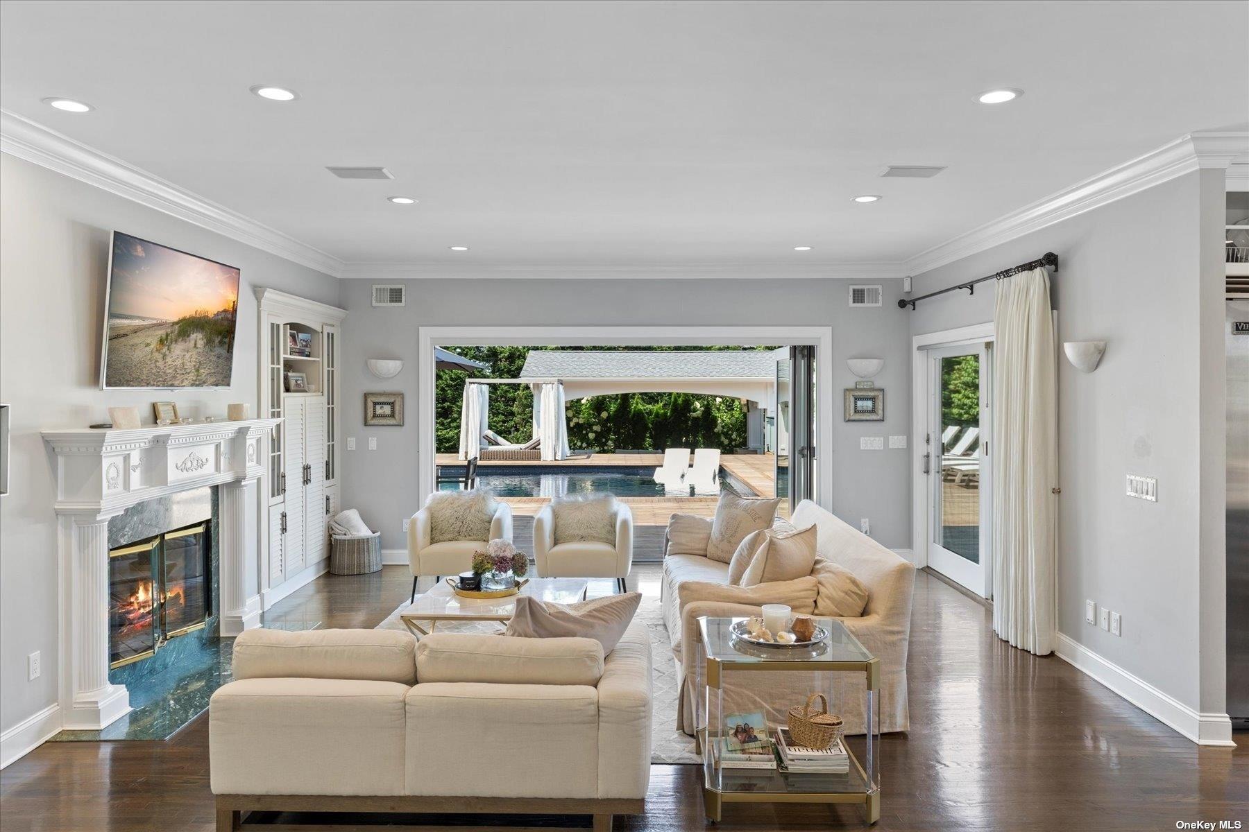 31 Blackwatch Court Southampton Southampton, NY 11968