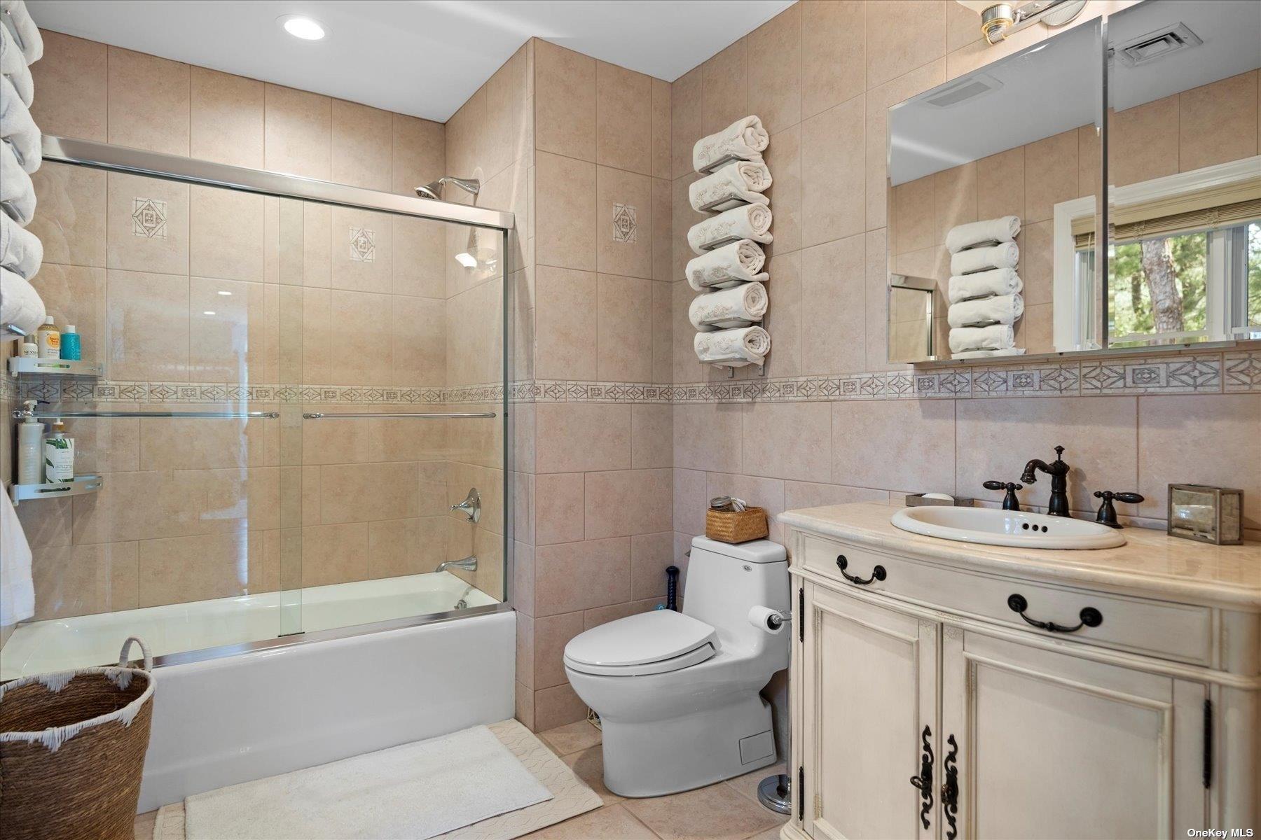 31 Blackwatch Court Southampton Southampton, NY 11968