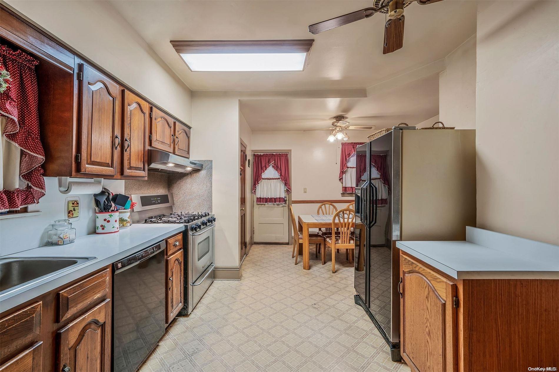 266 Earle Avenue Lynbrook Lynbrook, NY 11563