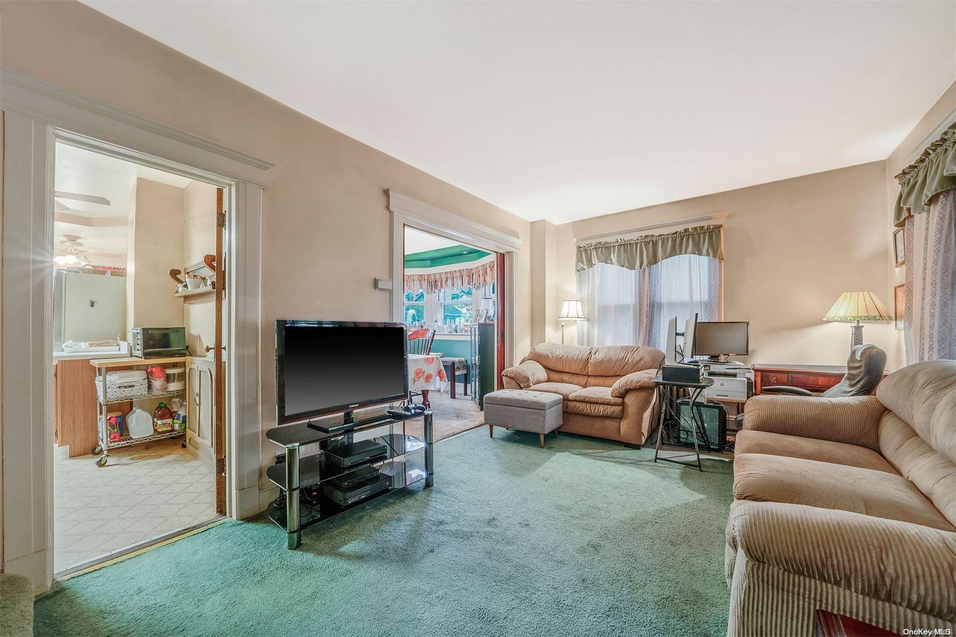 266 Earle Avenue Lynbrook Lynbrook, NY 11563