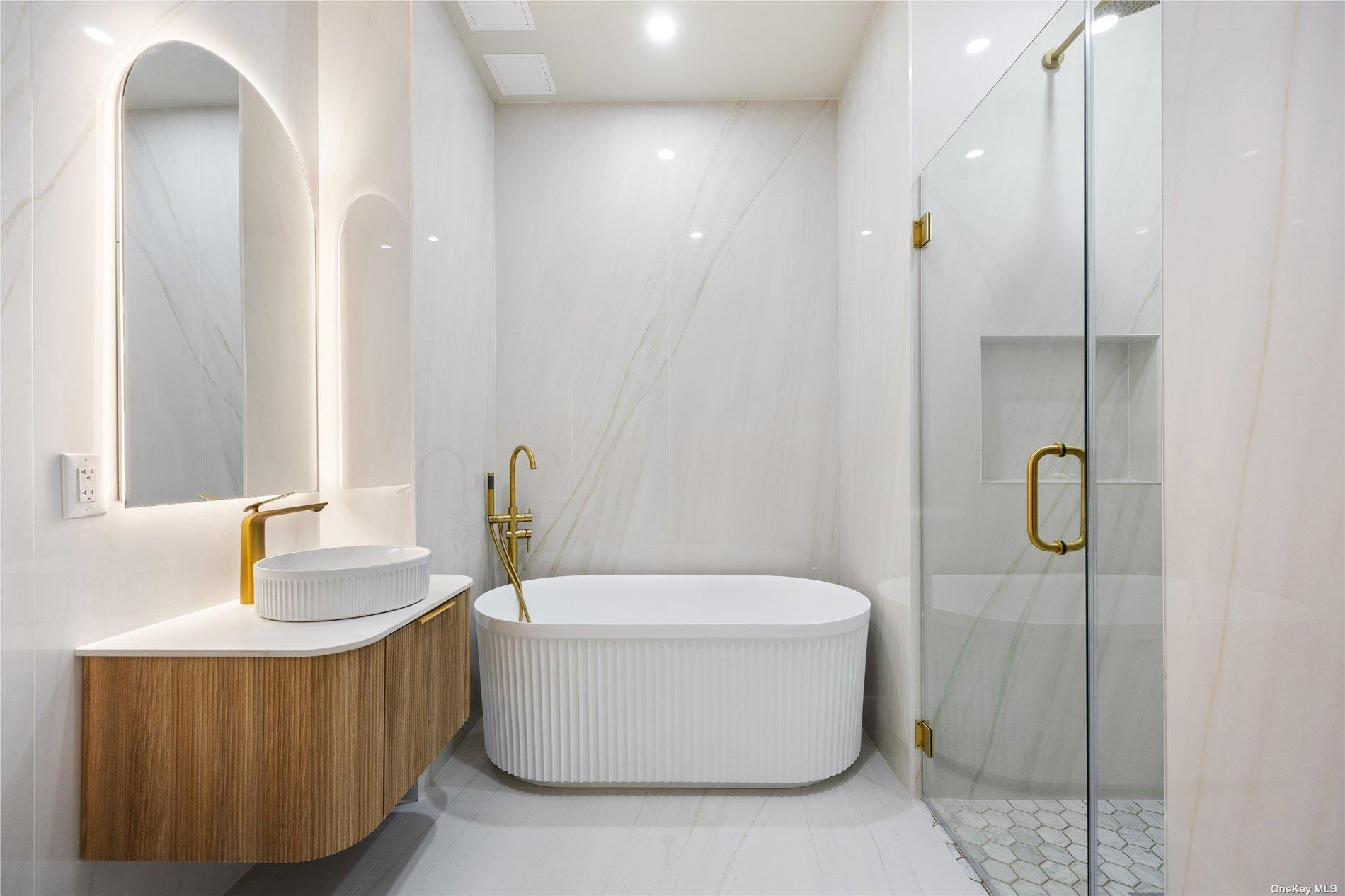 31-16 21st Street 2-J Astoria Astoria, NY 11106