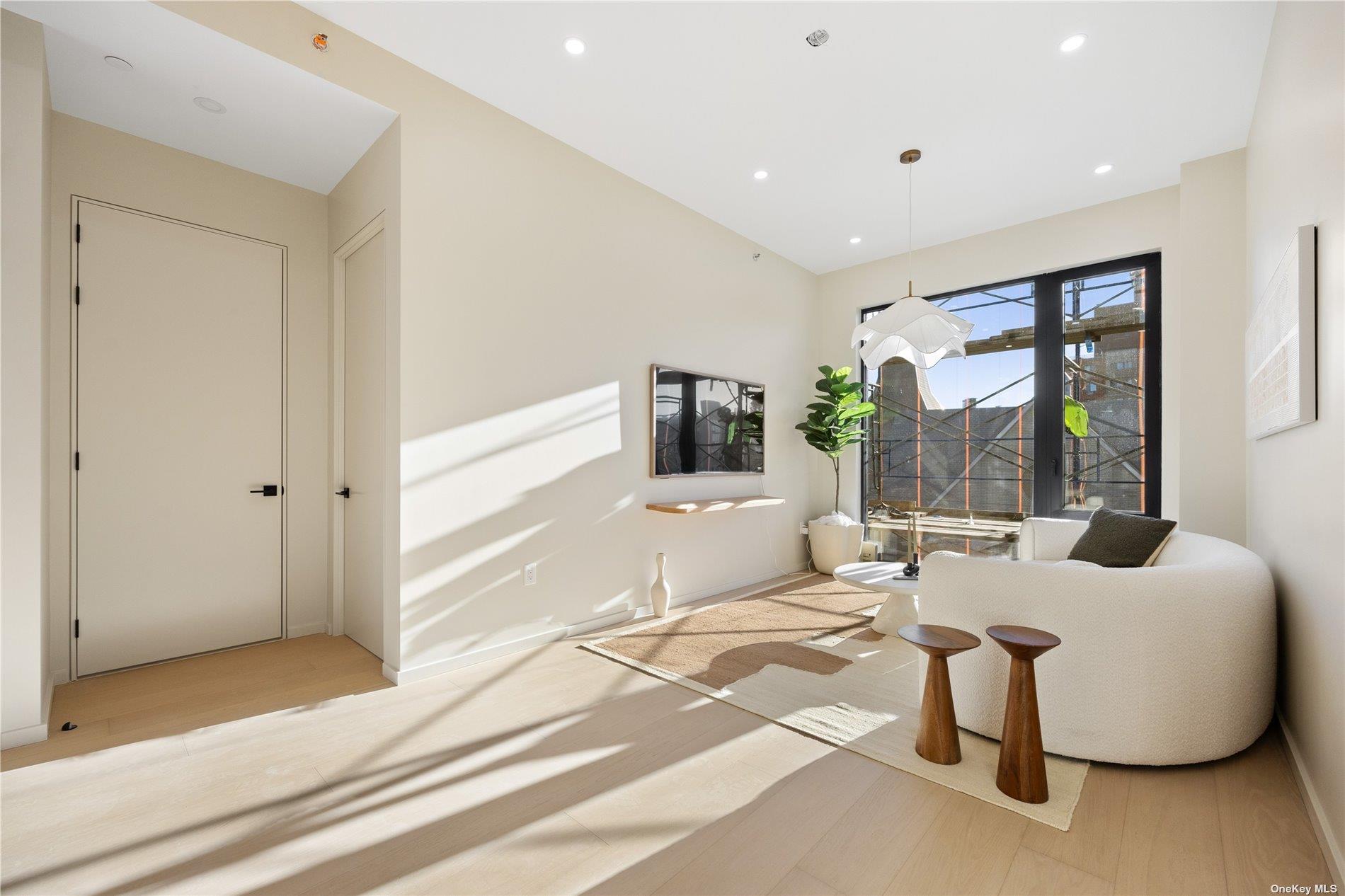 31-16 21st Street 2-J Astoria Astoria, NY 11106