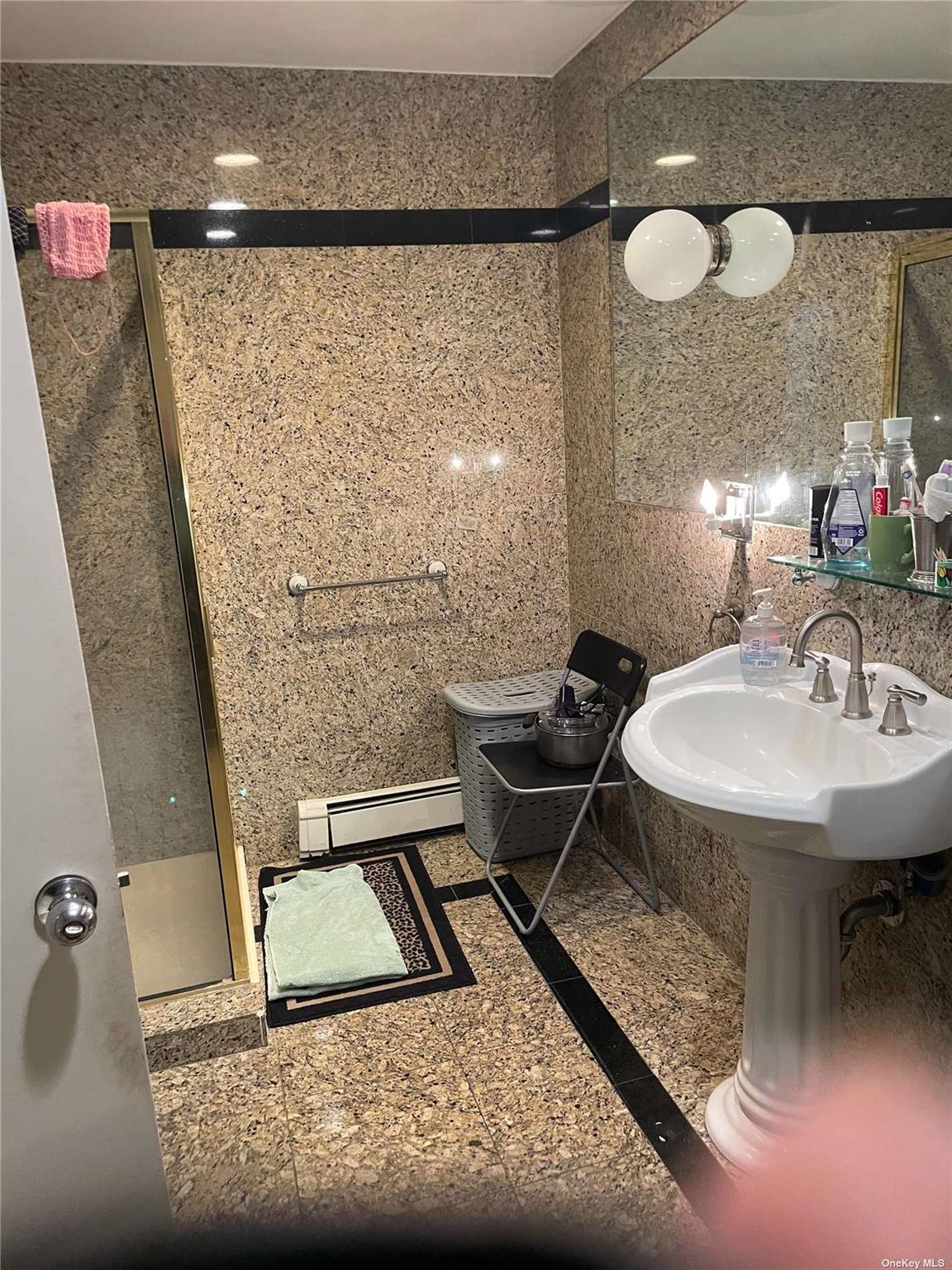 5 Devonshire Lane Great Neck Great Neck, NY 11023