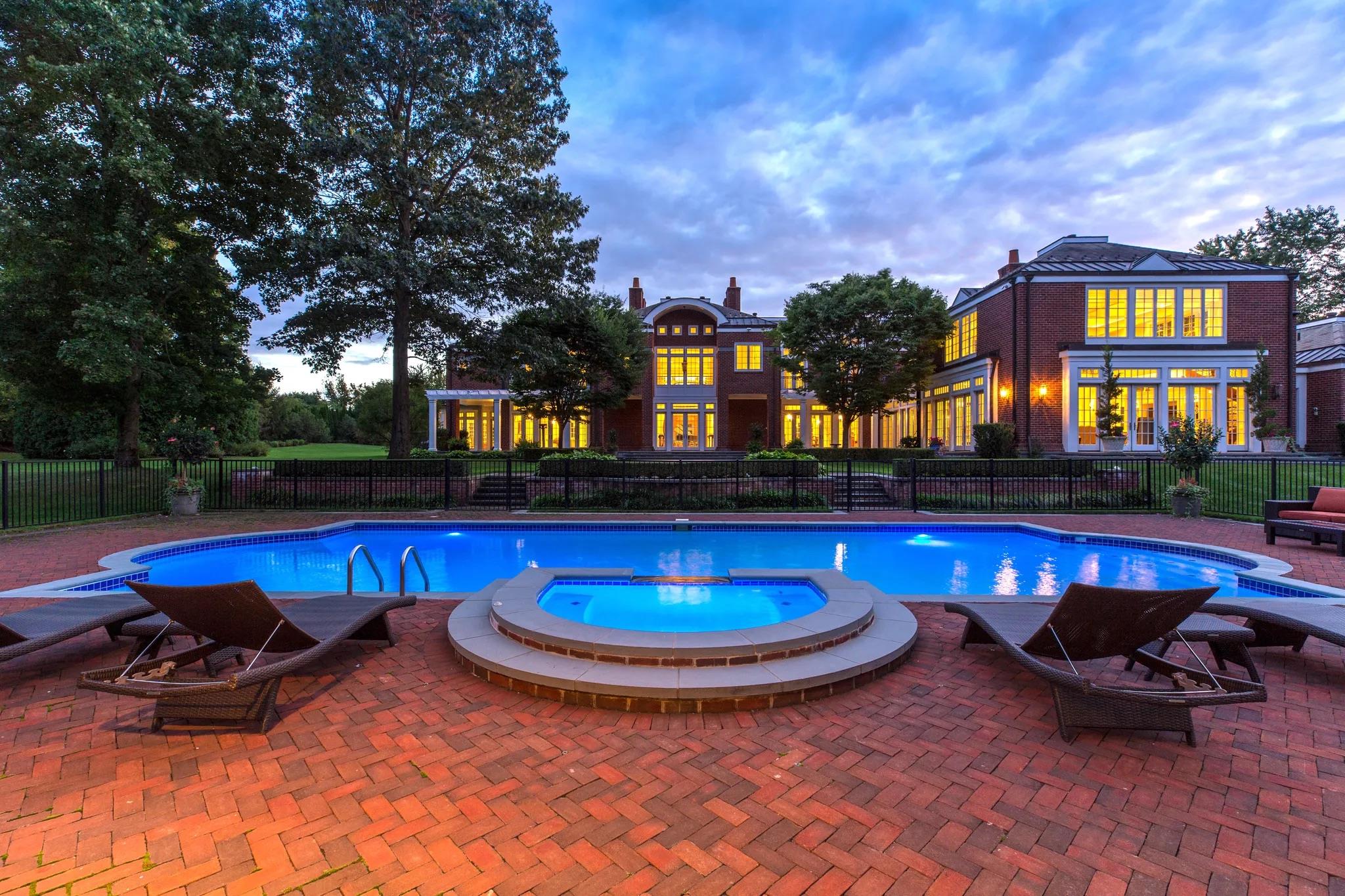 11 Dupont Court Brookville Brookville NY 11548