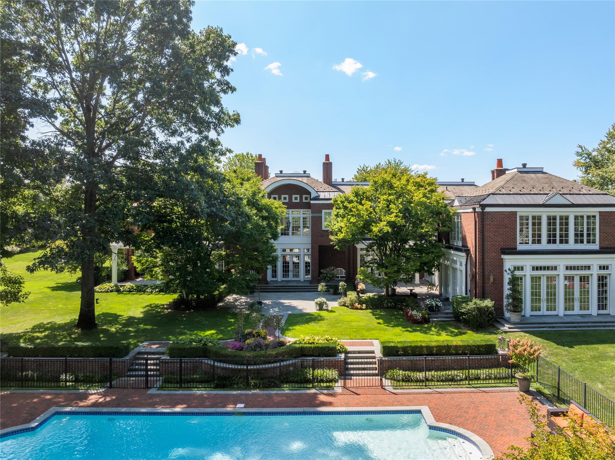 11 Dupont Court Brookville Brookville NY 11548