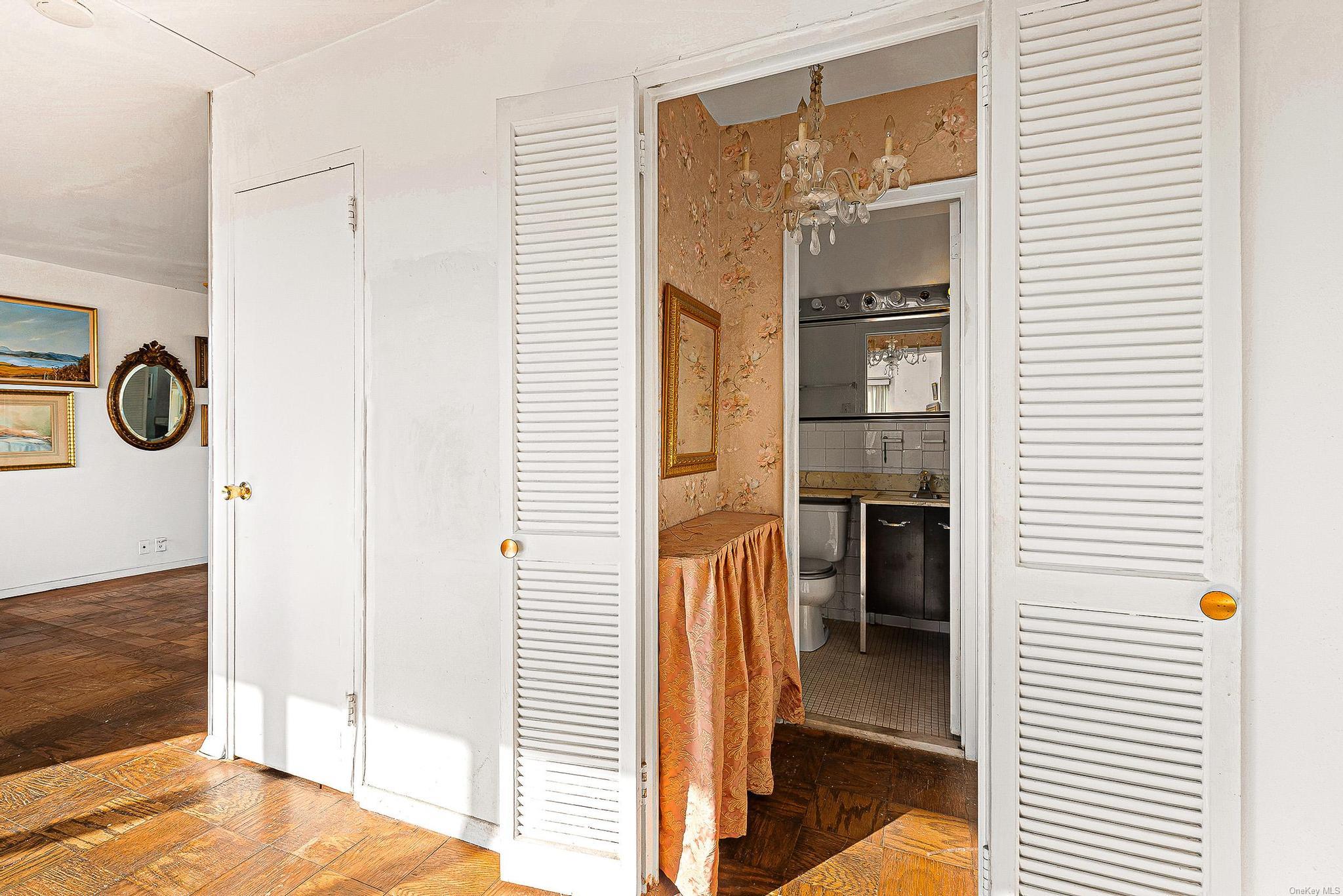 70-25 Yellowstone Boulevard 7-S Forest Hills Forest Hills, NY 11375