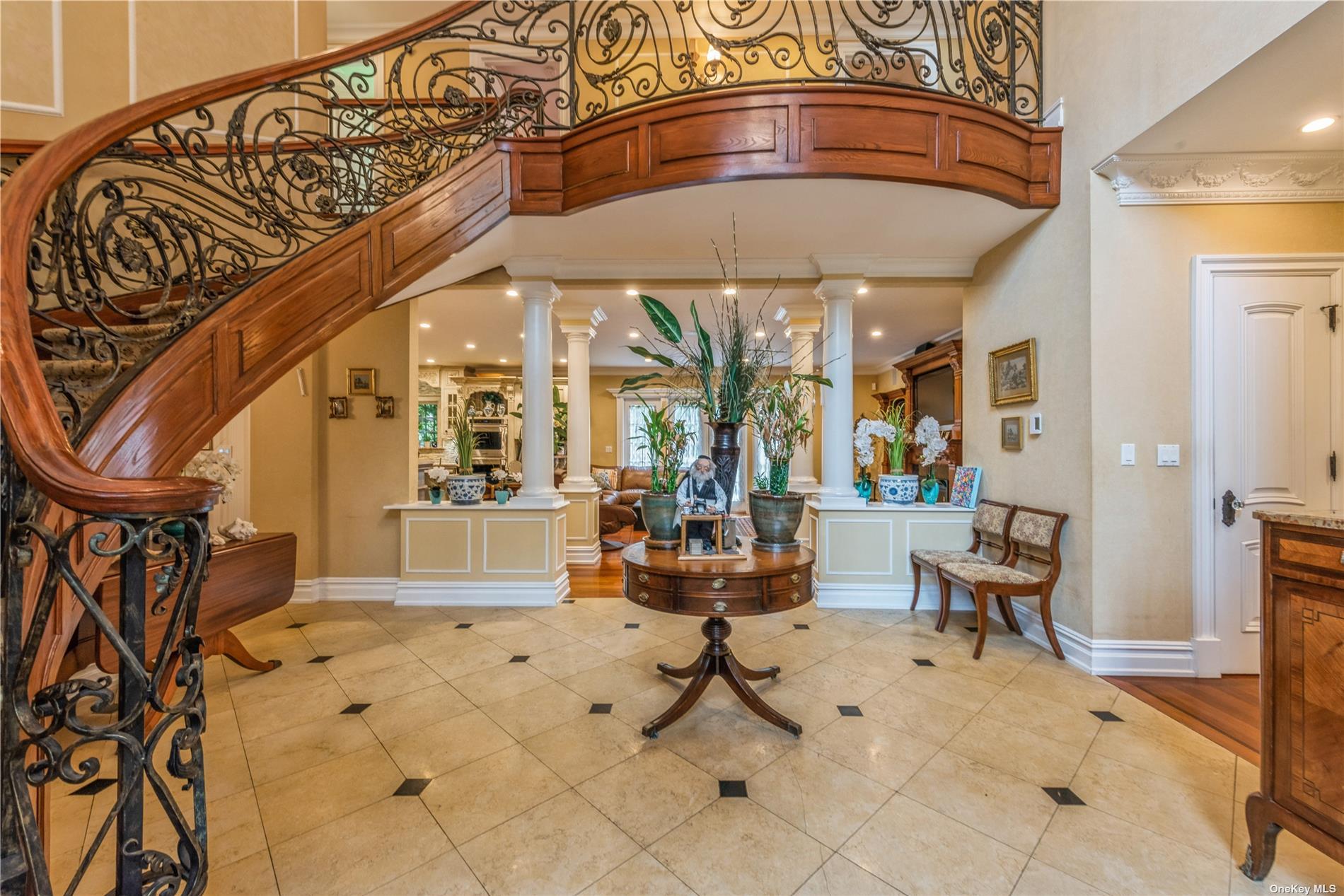 106 Willow Road Woodsburgh Woodsburgh, NY 11598