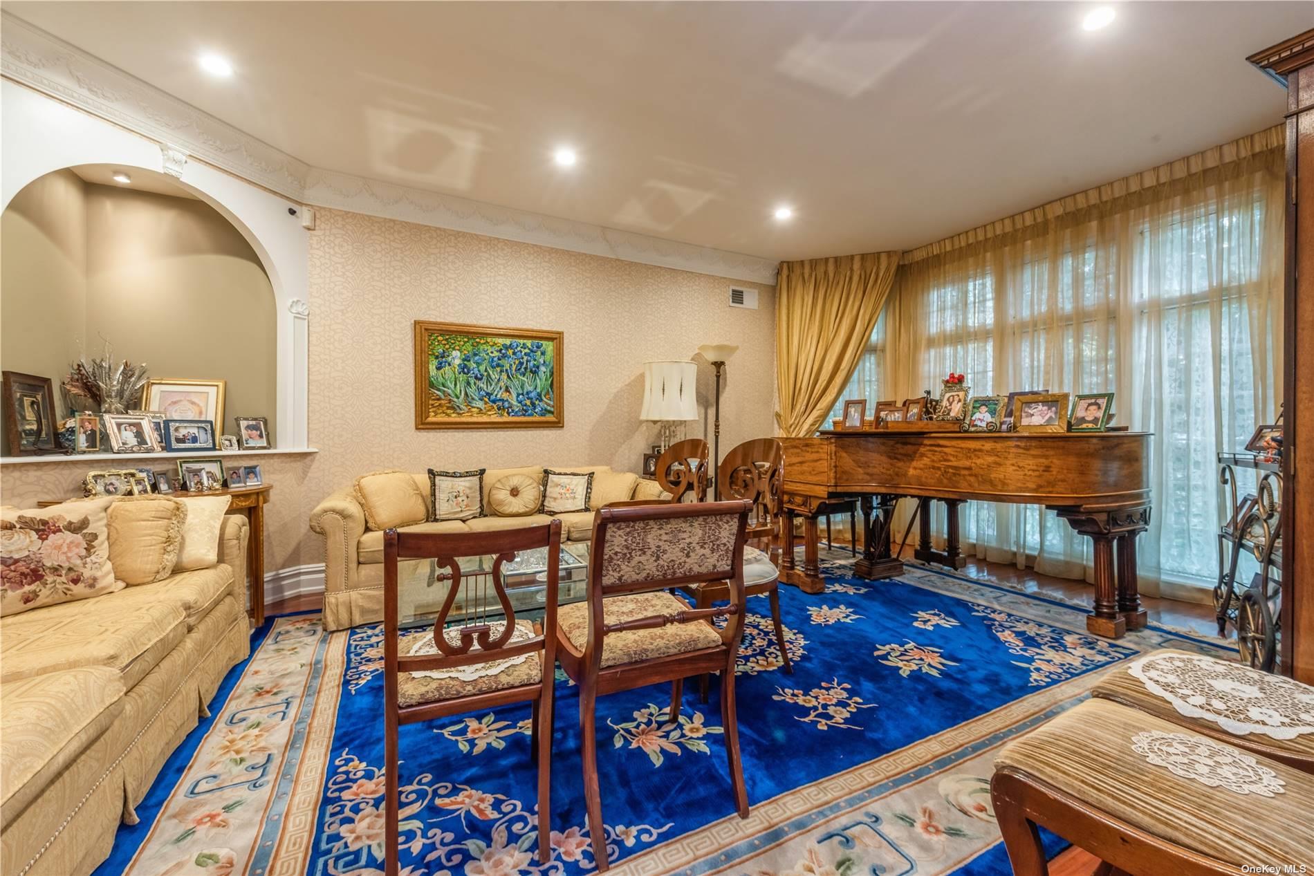 106 Willow Road Woodsburgh Woodsburgh, NY 11598