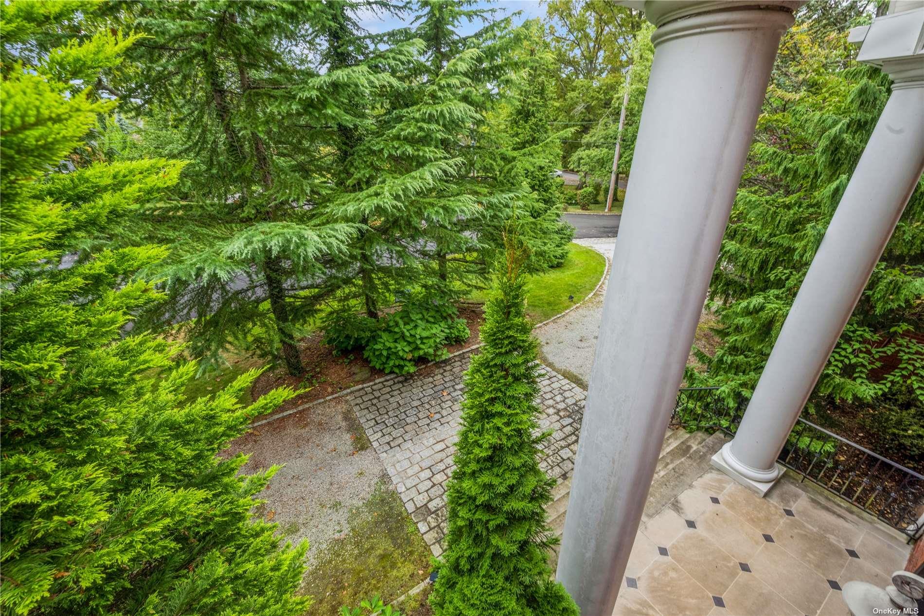 106 Willow Road Woodsburgh Woodsburgh, NY 11598