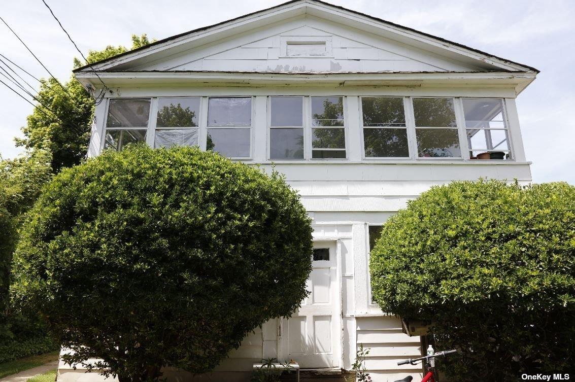 39 Halsey Avenue Southampton Southampton, NY 11968