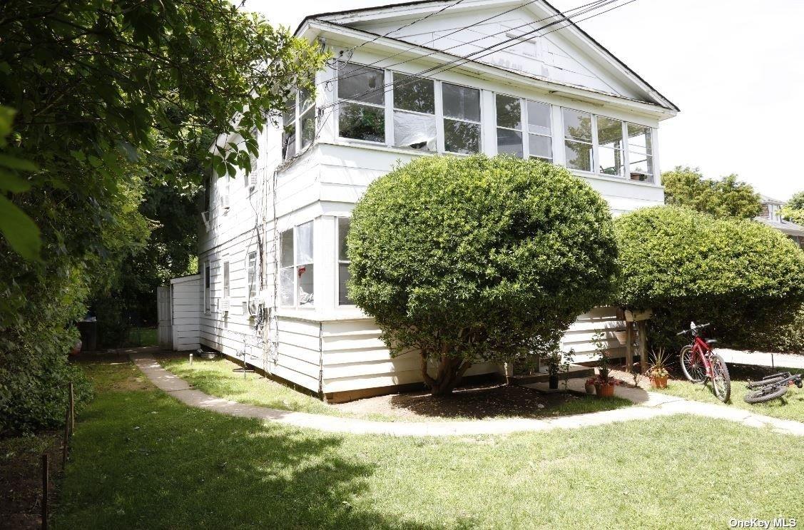39 Halsey Avenue Southampton Southampton, NY 11968