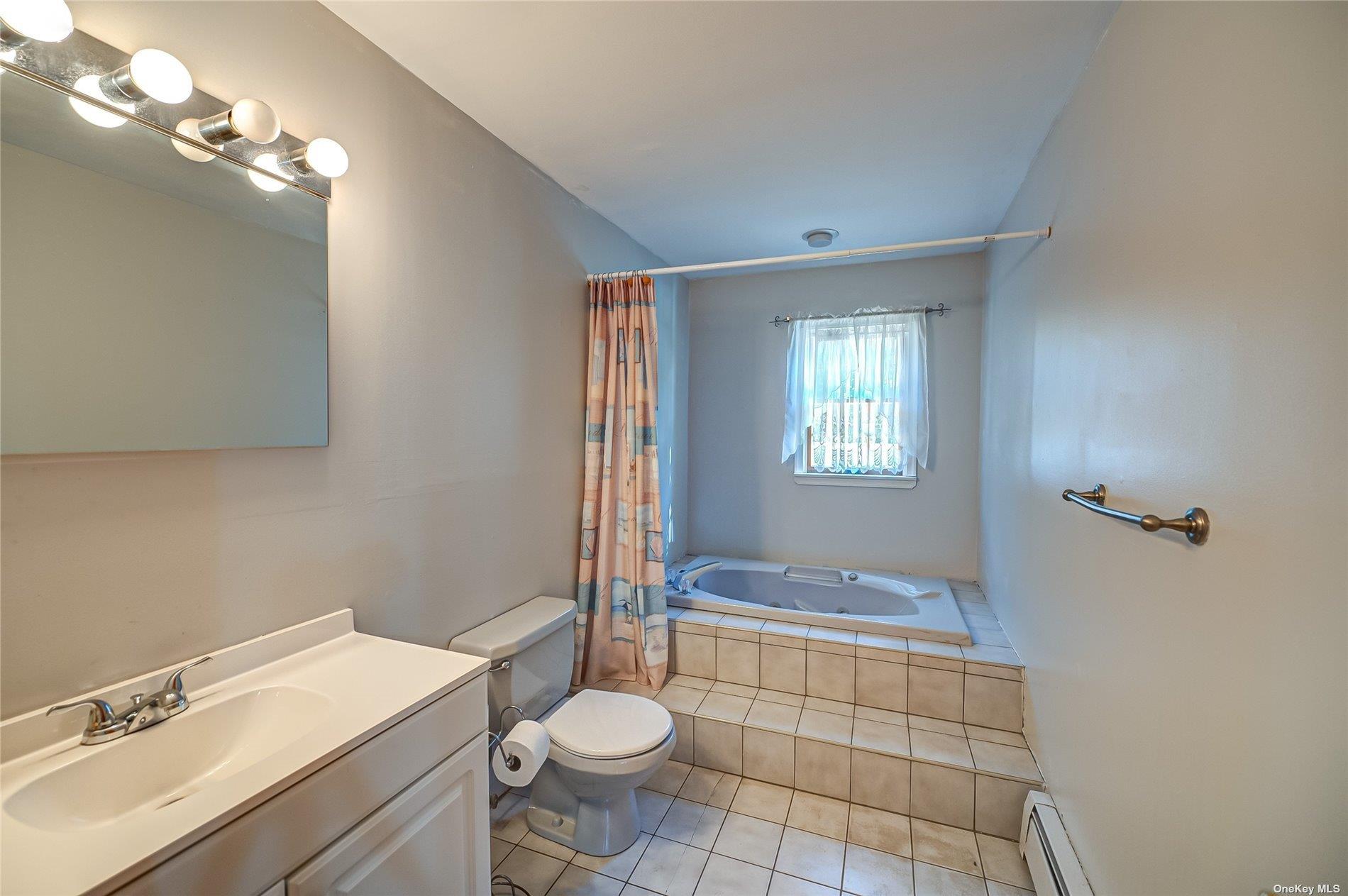 43 Hollins Lane East Islip East Islip, NY 11730