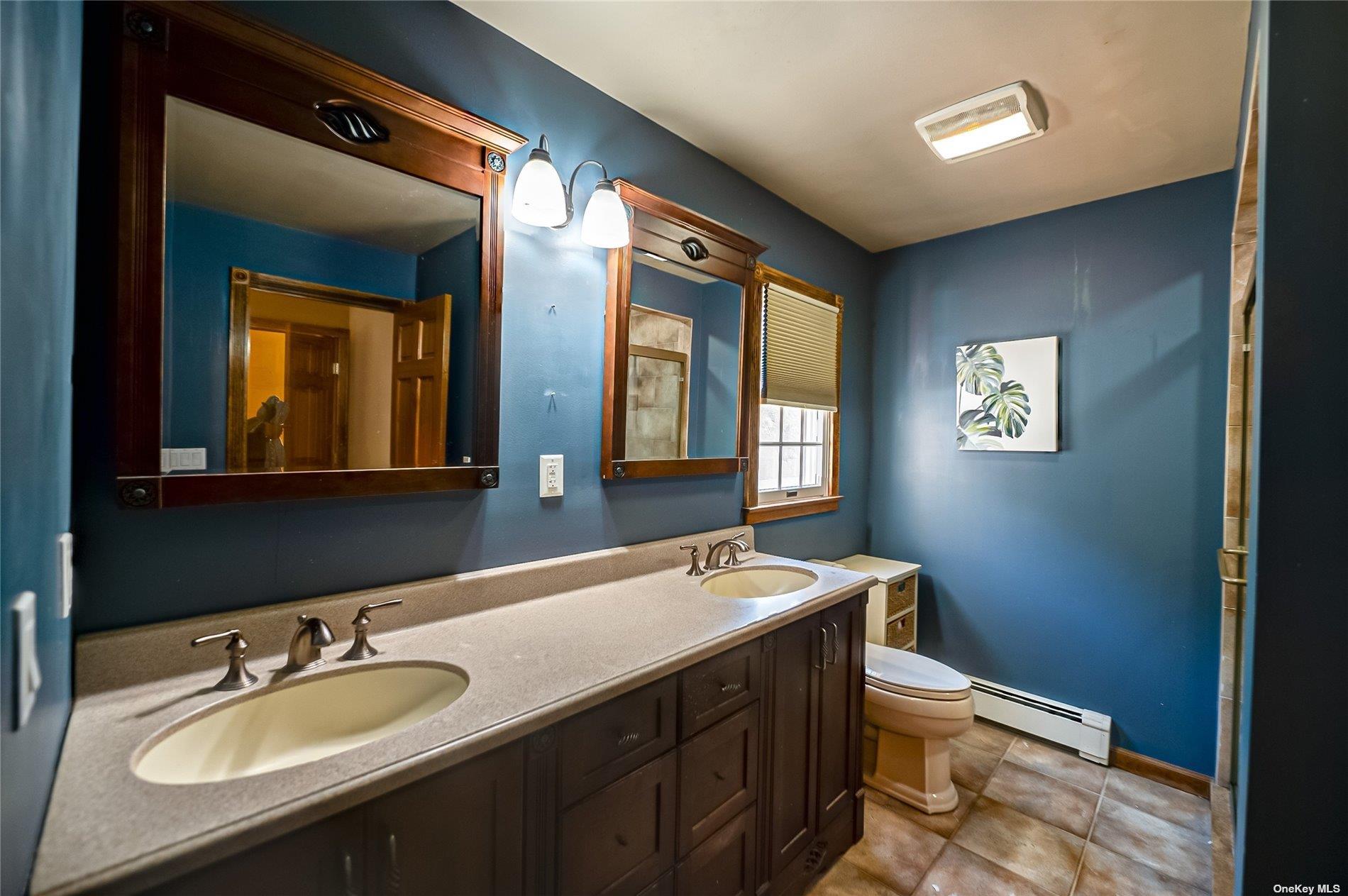 43 Hollins Lane East Islip East Islip, NY 11730