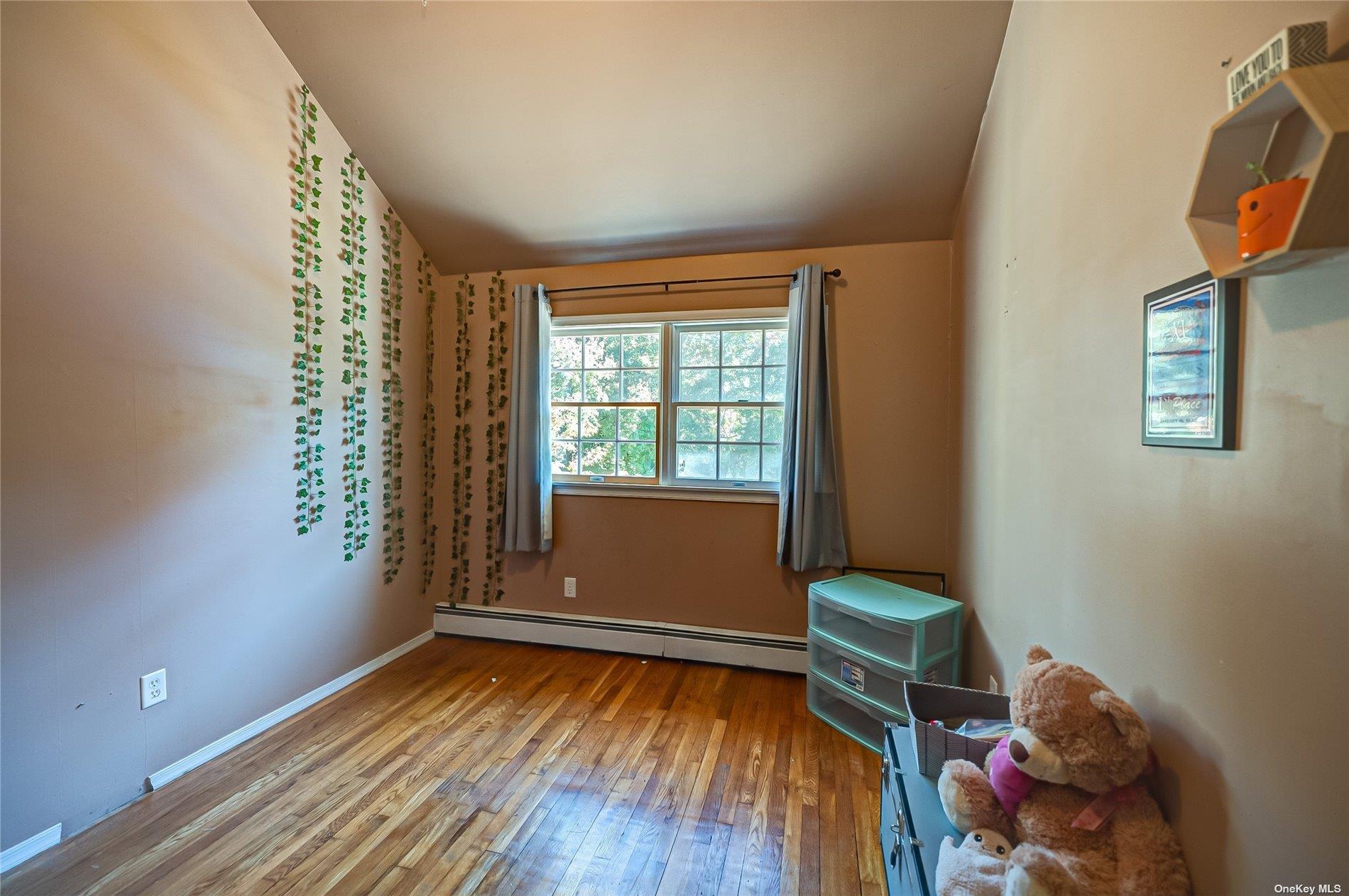 43 Hollins Lane East Islip East Islip, NY 11730