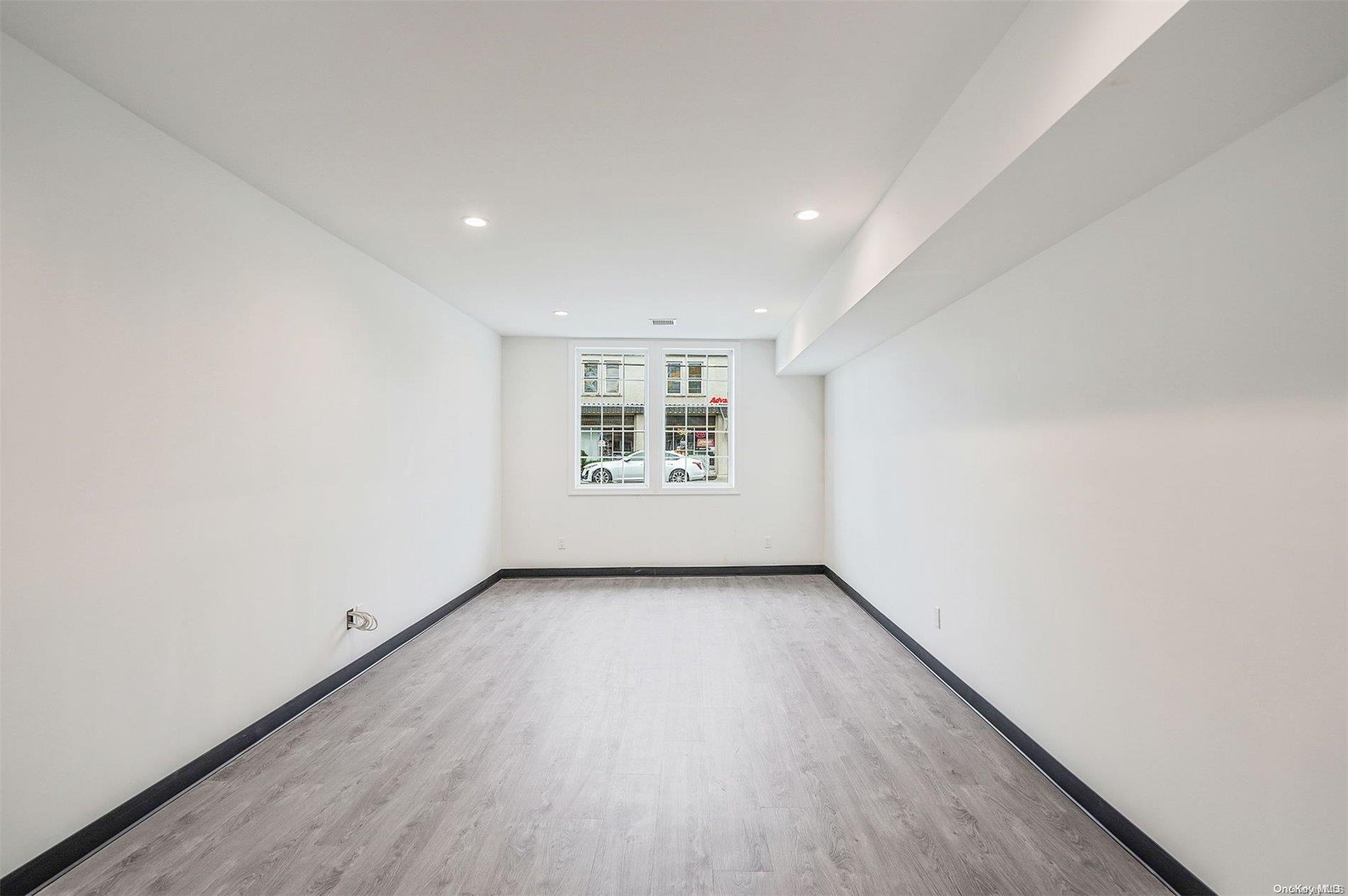 533 Montauk Highway East Moriches East Moriches, NY 11940