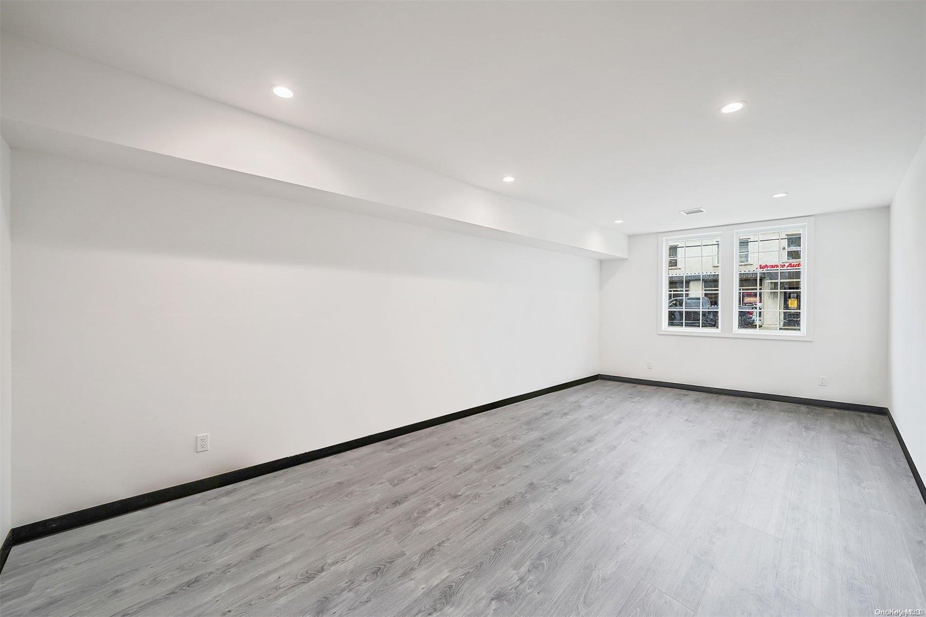 533 Montauk Highway East Moriches East Moriches, NY 11940