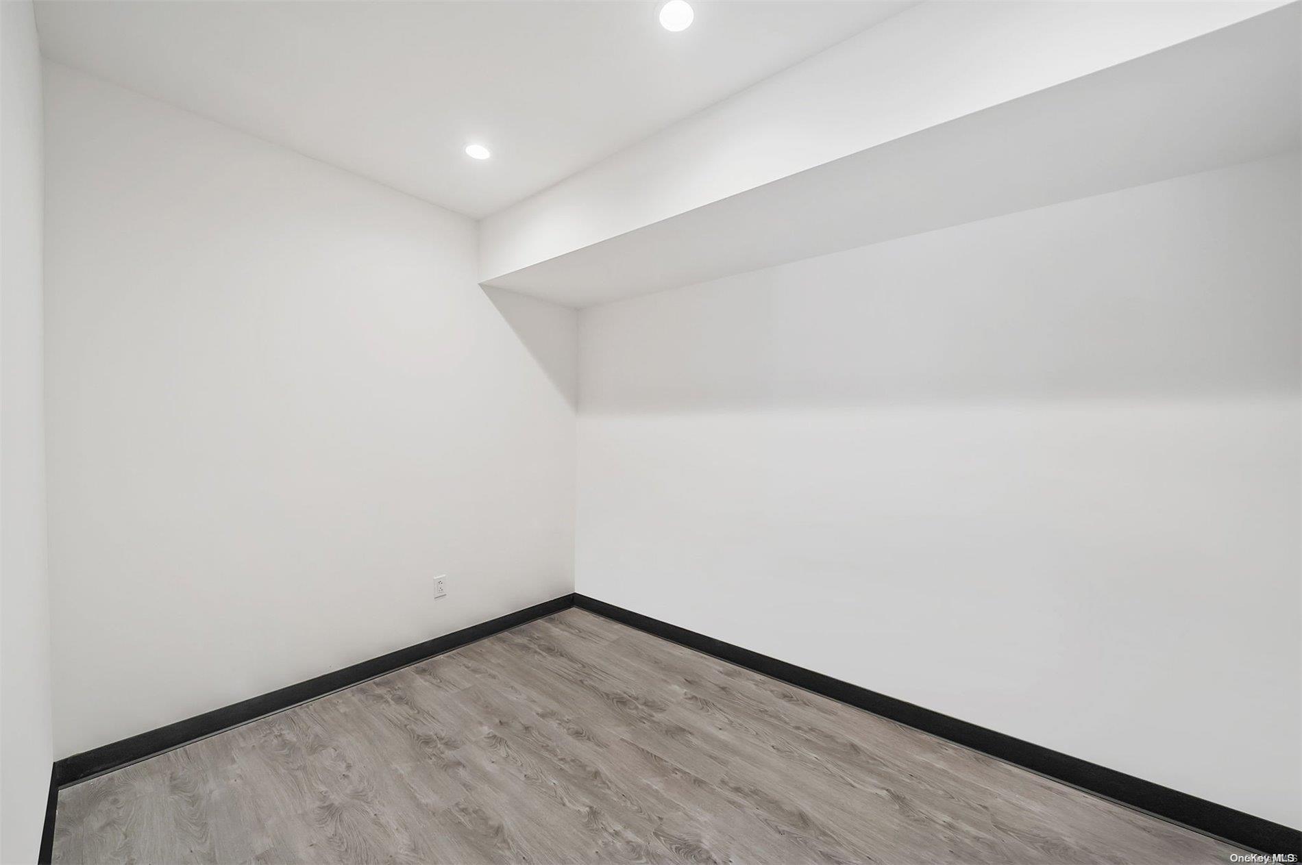 533 Montauk Highway East Moriches East Moriches, NY 11940