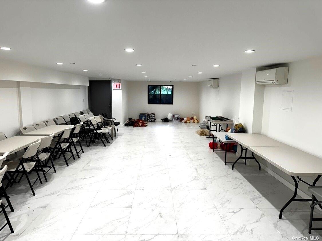 65-27 Roosevelt Avenue Woodside Woodside, NY 11377