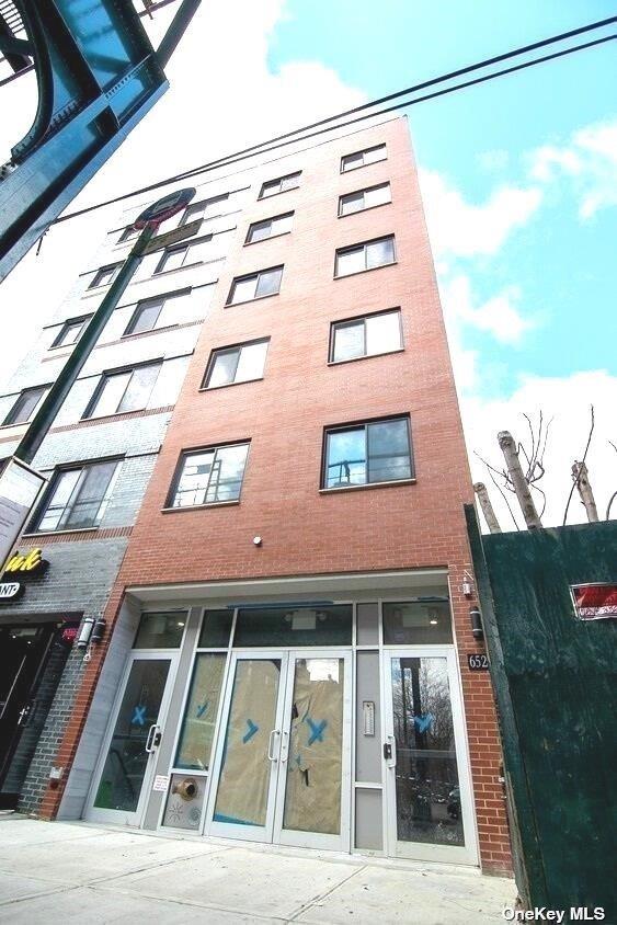 65-27 Roosevelt Avenue Woodside Woodside, NY 11377