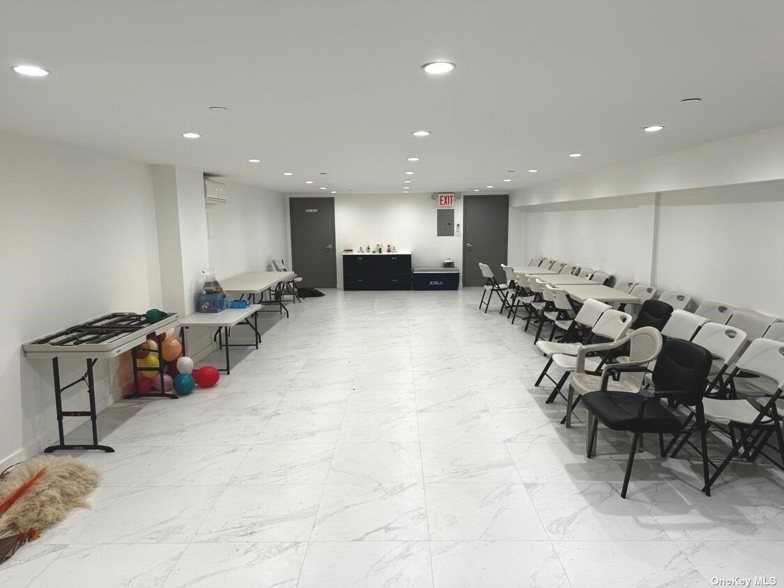 65-27 Roosevelt Avenue Woodside Woodside, NY 11377