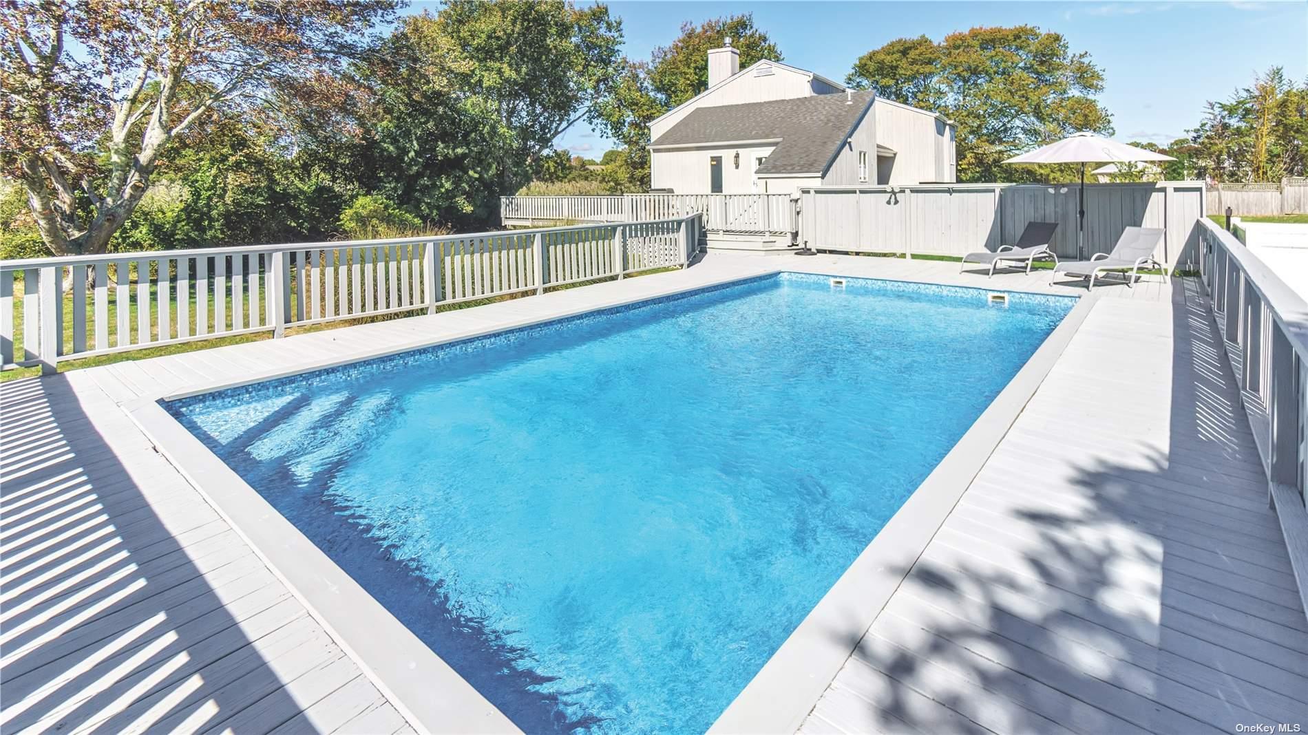 19 Rogers Lane Remsenburg Remsenburg, NY 11960