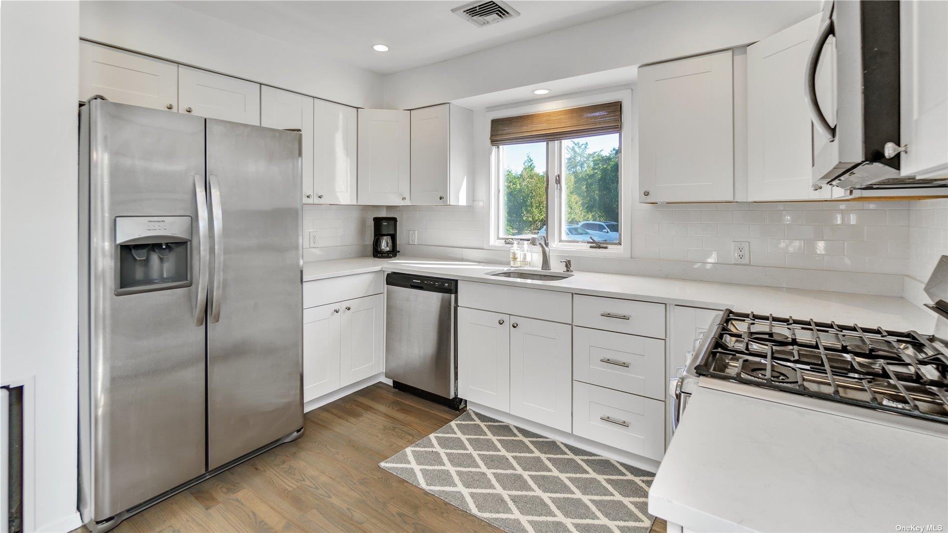 19 Rogers Lane Remsenburg Remsenburg, NY 11960