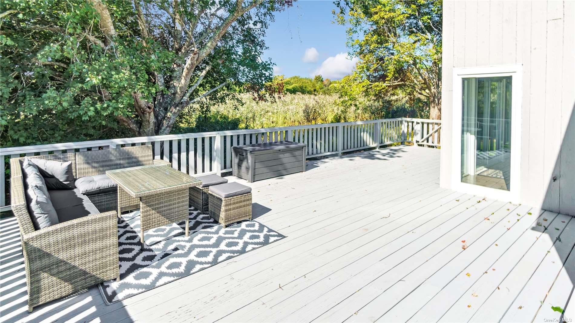 19 Rogers Lane Remsenburg Remsenburg, NY 11960