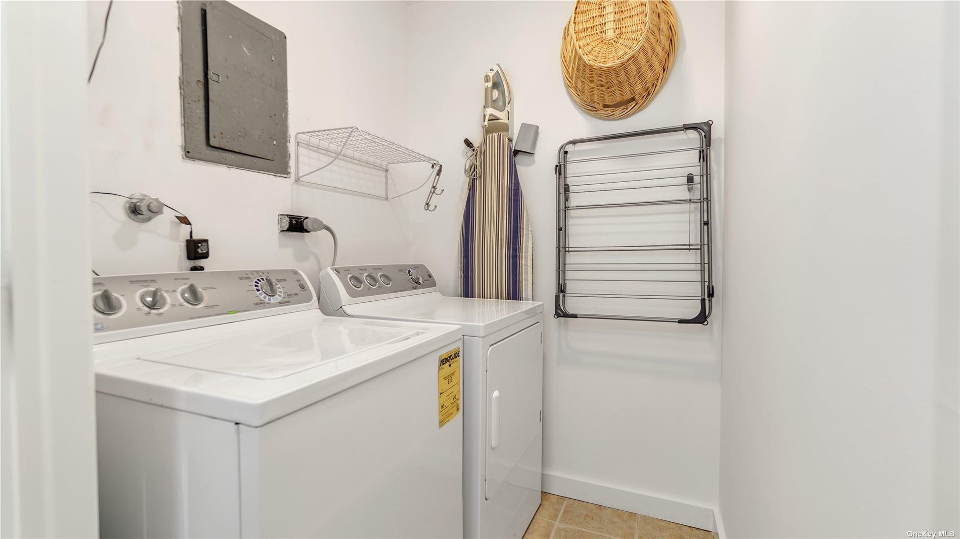 19 Rogers Lane Remsenburg Remsenburg, NY 11960