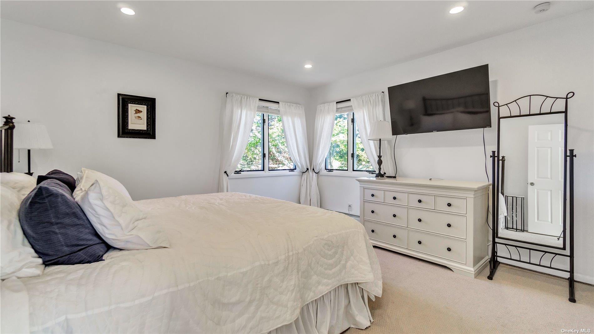 19 Rogers Lane Remsenburg Remsenburg, NY 11960