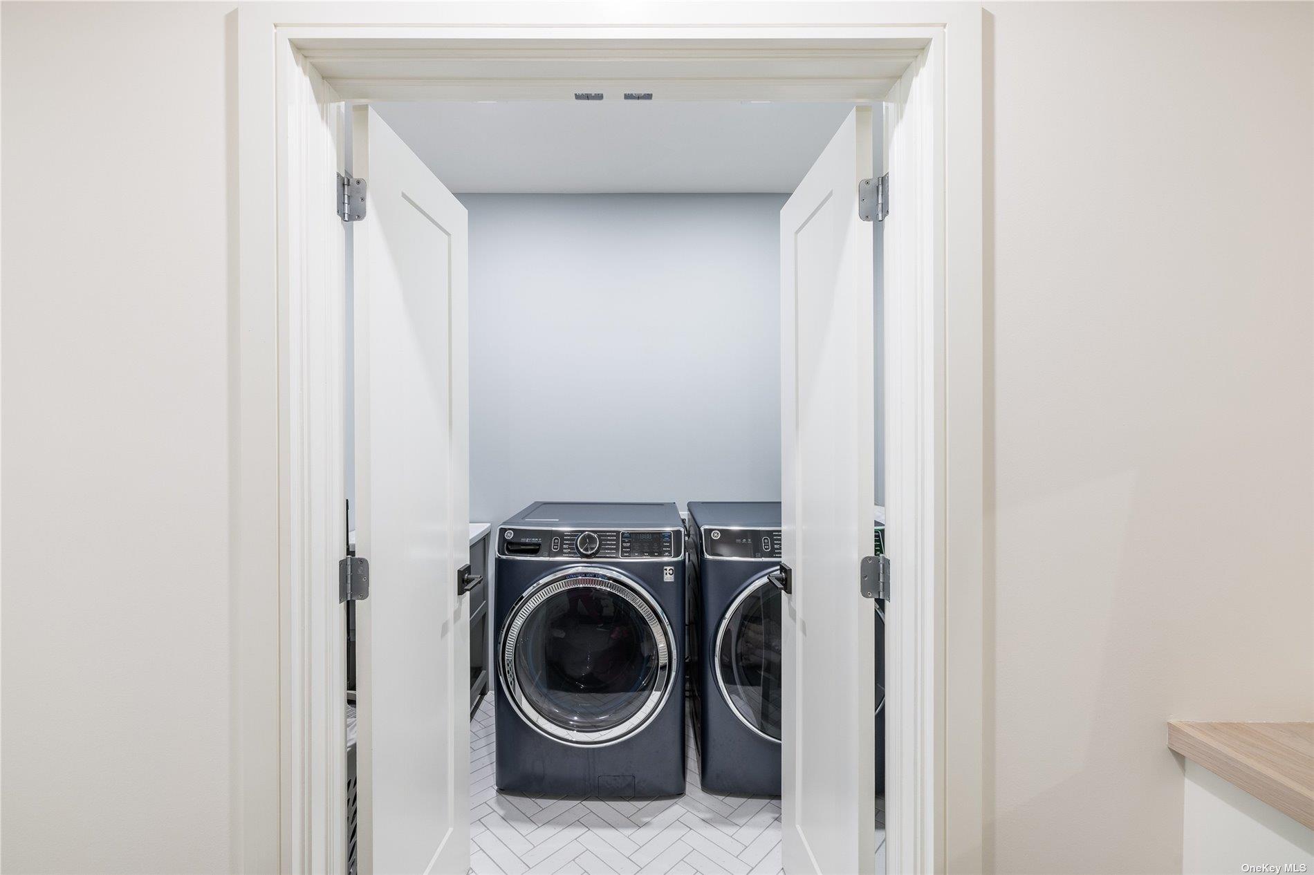 69 School Street Hampton Bays Hampton Bays, NY 11946