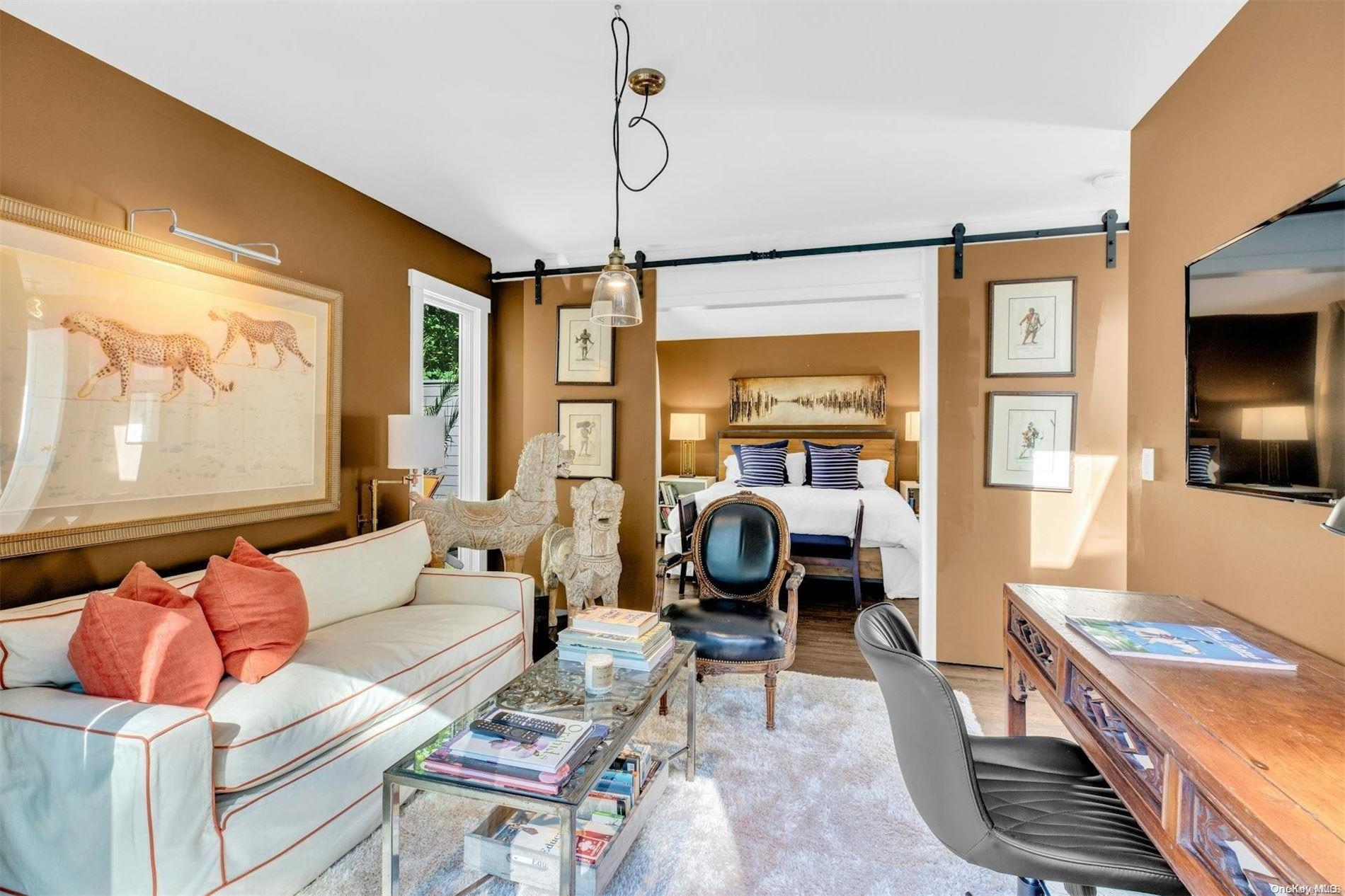 16 Rsmorw Court Hampton Bays Hampton Bays NY 11946