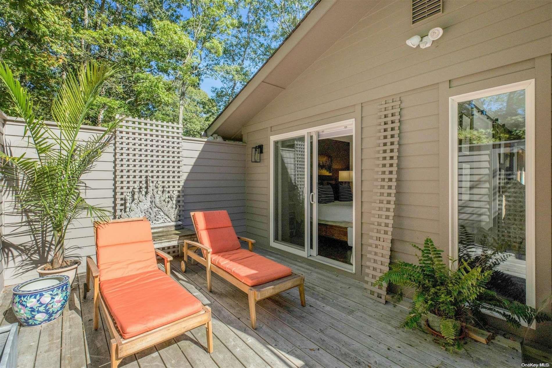 16 Rsmorw Court Hampton Bays Hampton Bays NY 11946