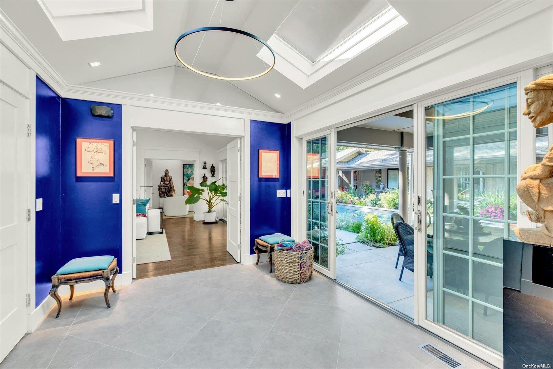 16 Rsmorw Court Hampton Bays Hampton Bays NY 11946