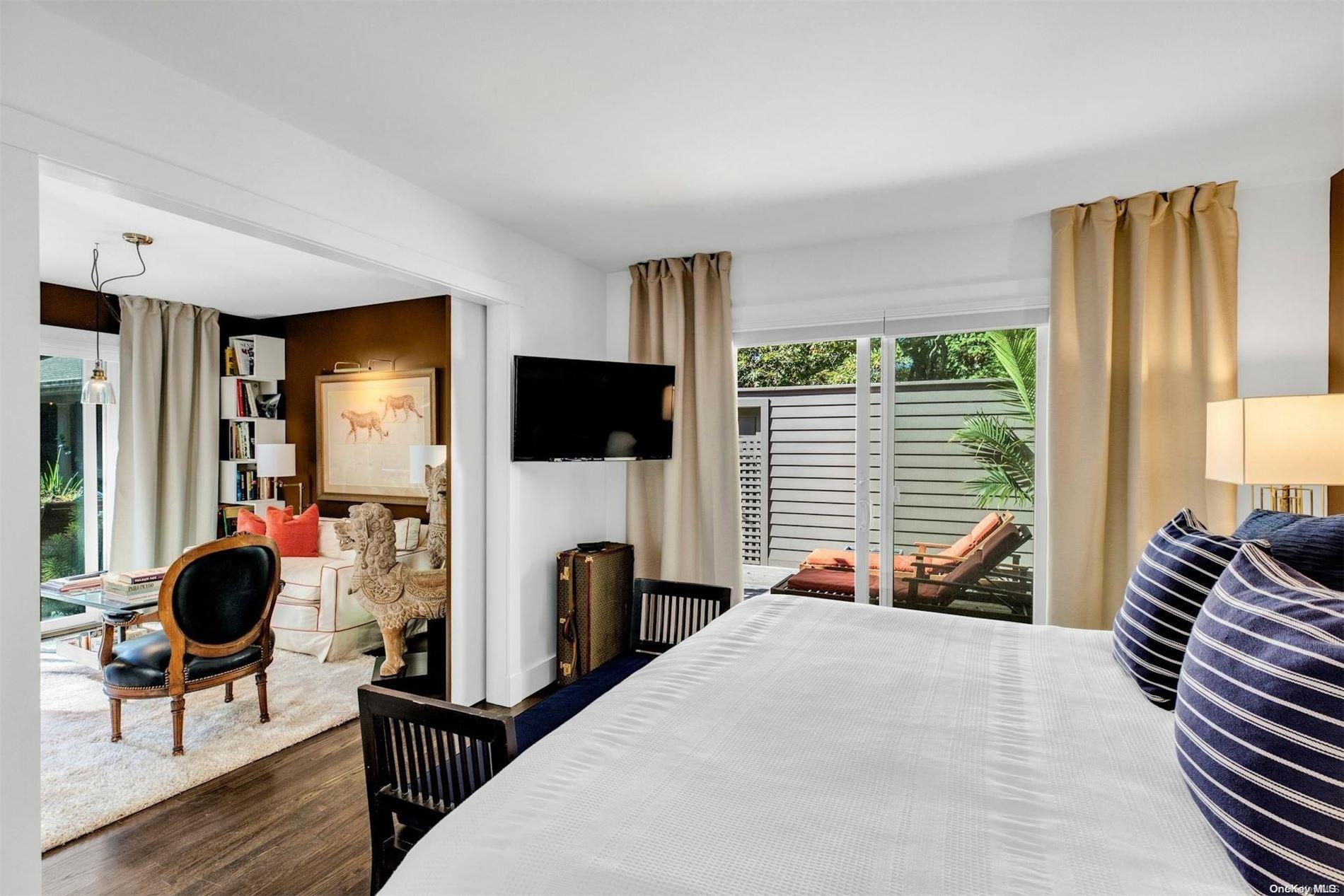 16 Rsmorw Court Hampton Bays Hampton Bays NY 11946