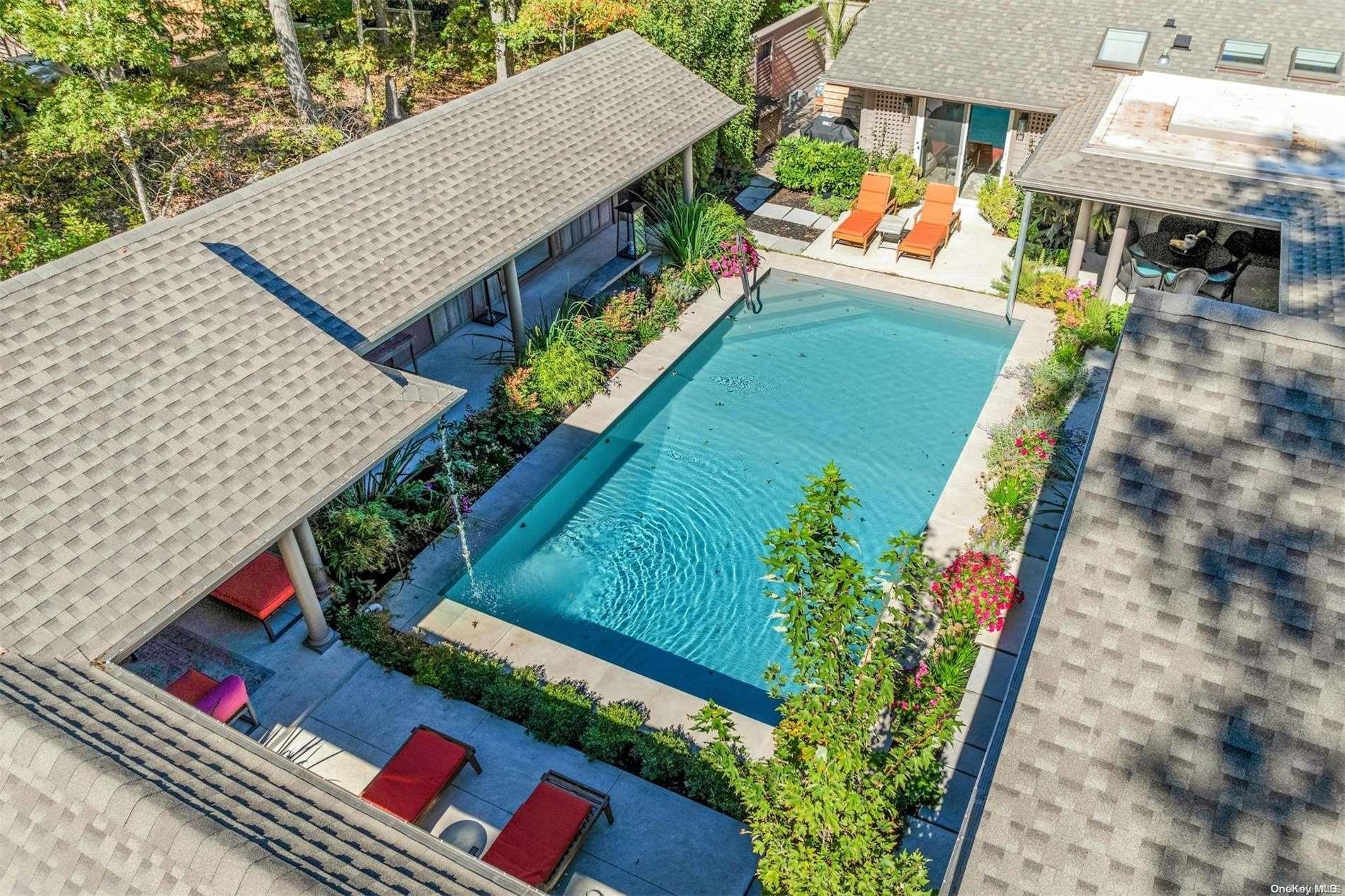 16 Rsmorw Court Hampton Bays Hampton Bays NY 11946