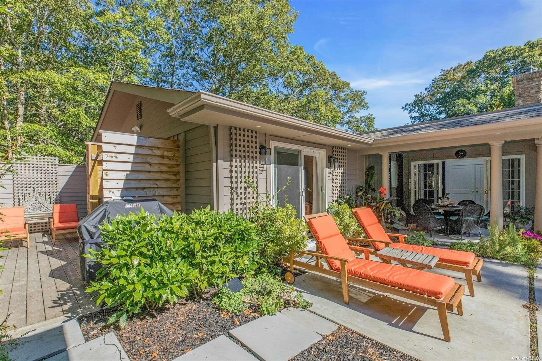 16 Rsmorw Court Hampton Bays Hampton Bays NY 11946