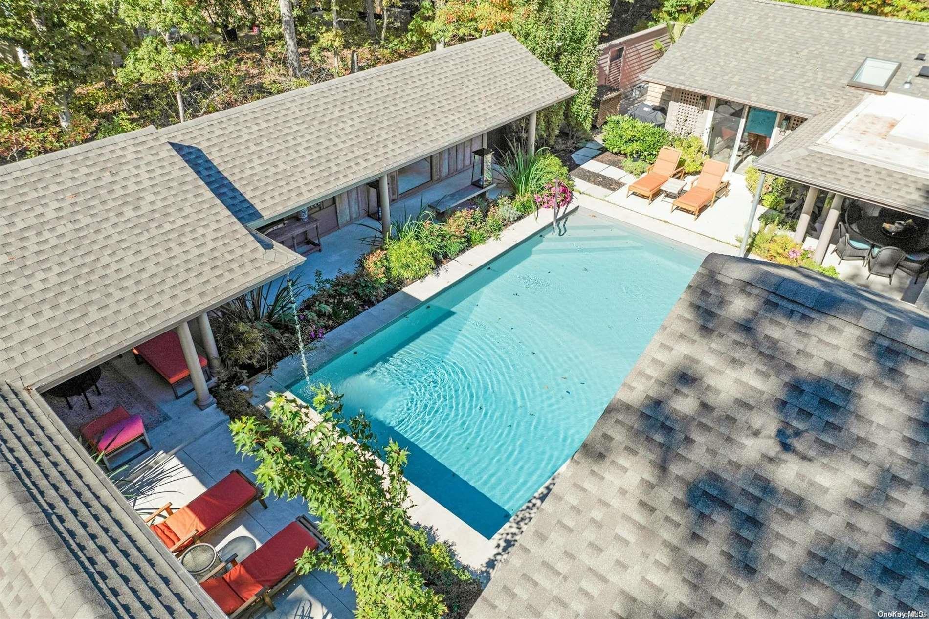 16 Rsmorw Court Hampton Bays Hampton Bays NY 11946