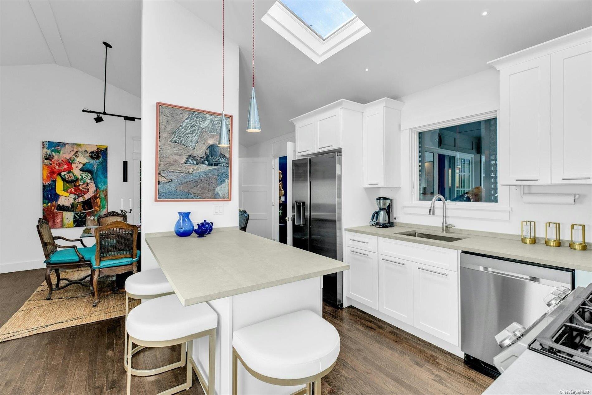 16 Rsmorw Court Hampton Bays Hampton Bays NY 11946