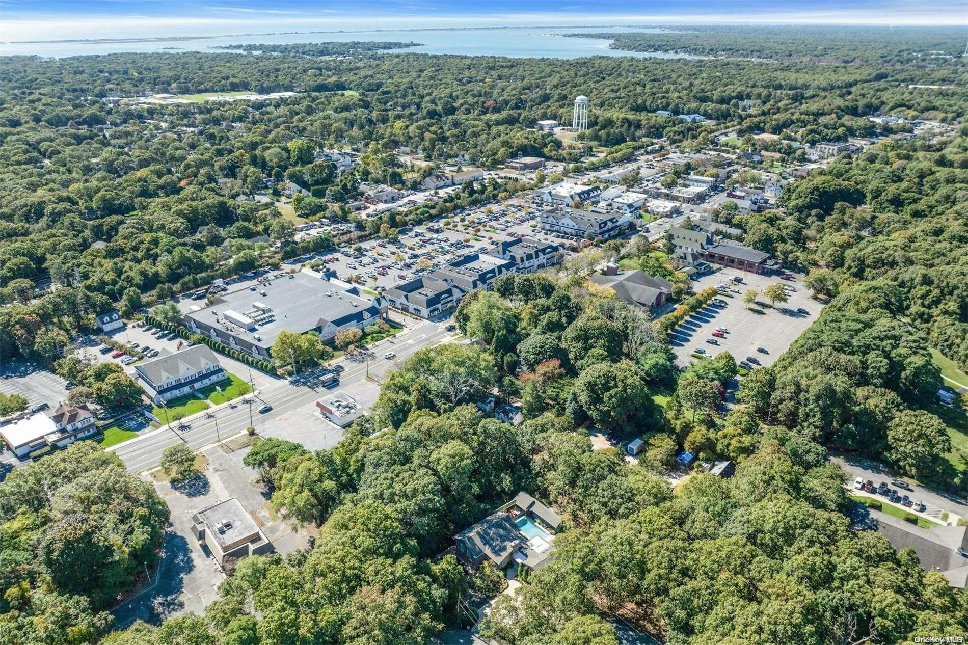 16 Rsmorw Court Hampton Bays Hampton Bays NY 11946