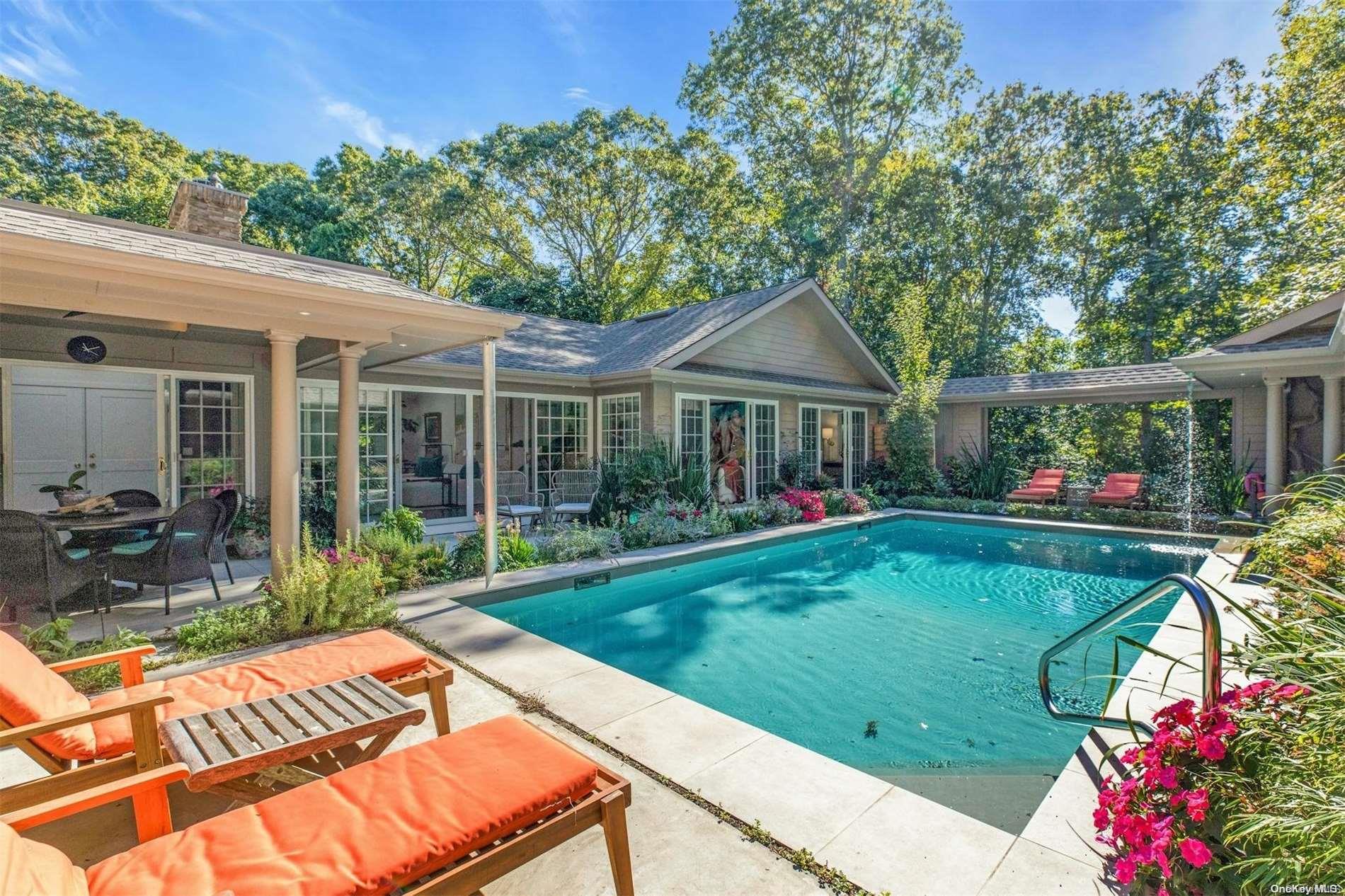 16 Rsmorw Court Hampton Bays Hampton Bays NY 11946