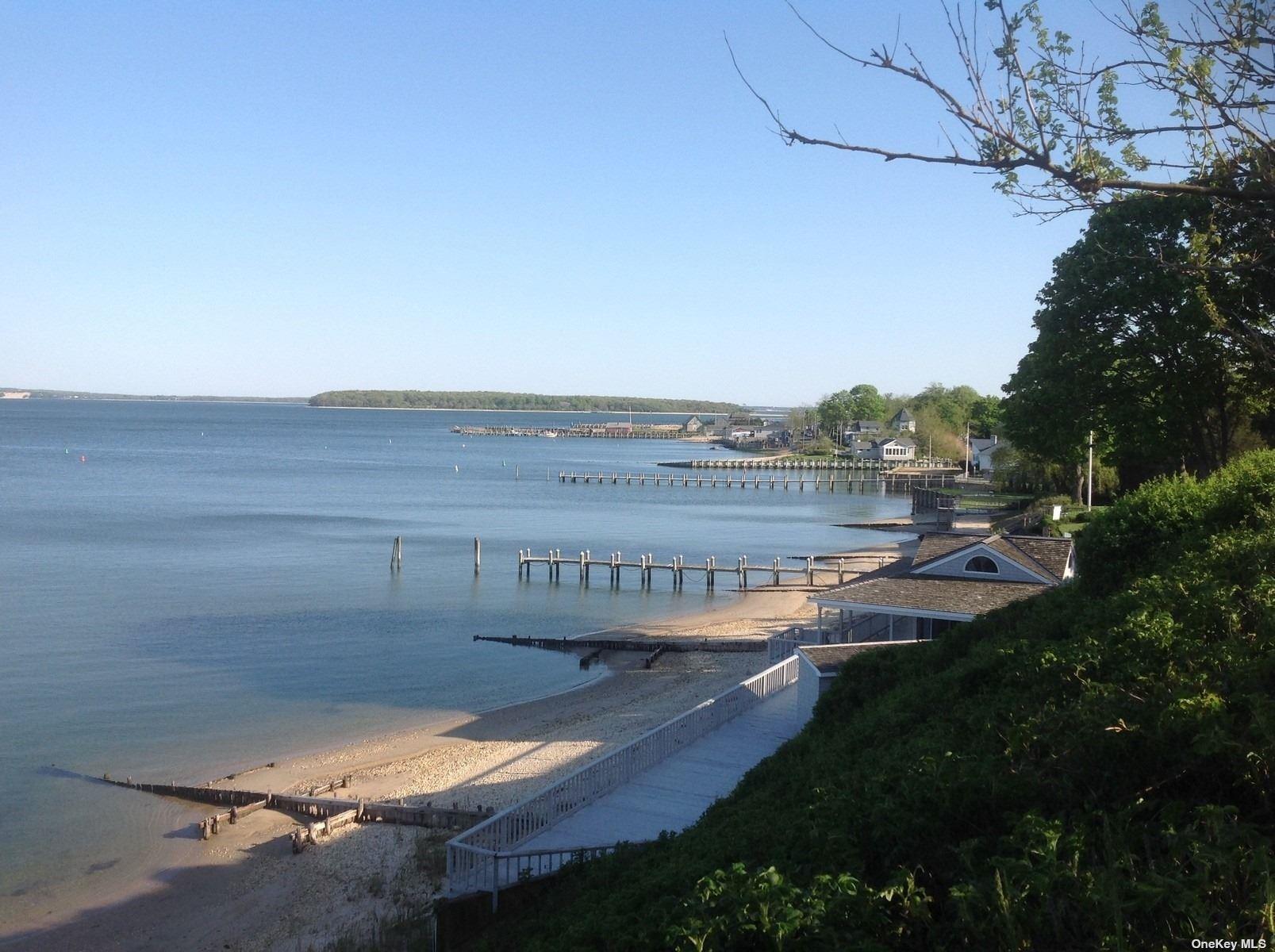 199 Old Harbor Road New Suffolk New Suffolk, NY 11956