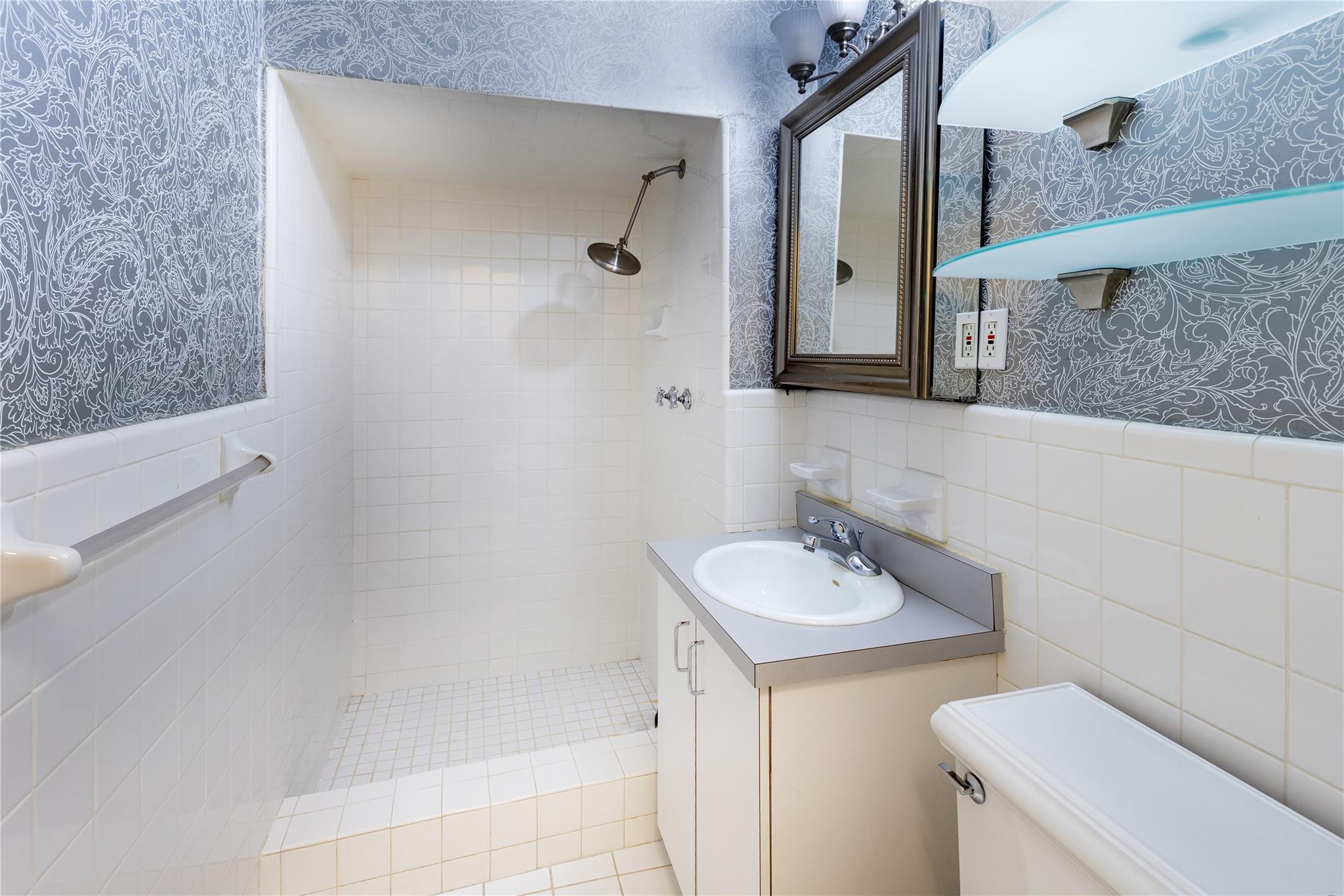 5601 Riverdale Avenue D1 Bronx, NY 10471